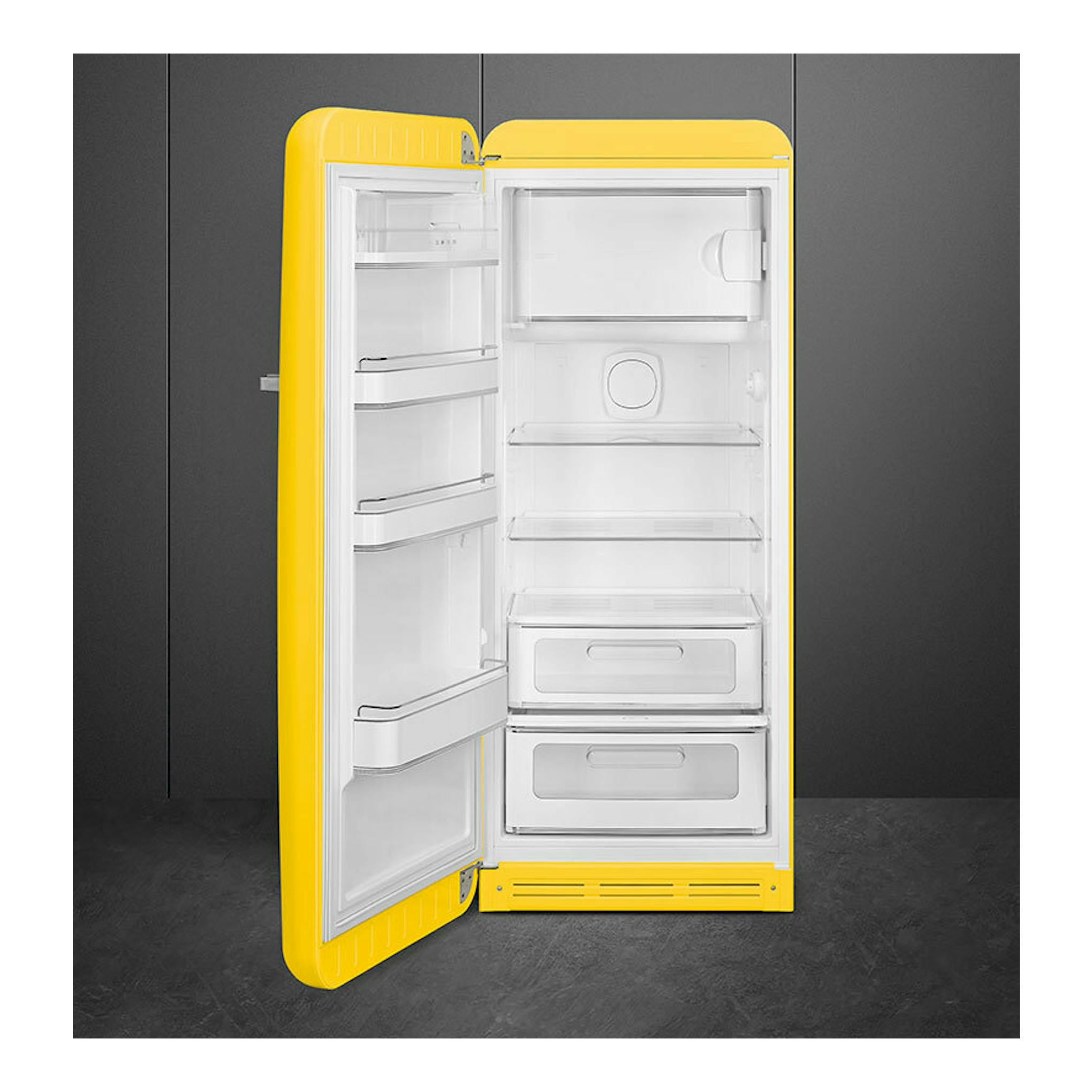 Frigorífico Smeg FAB28LYW6 amarillo, vista frontal con la puerta abierta e interior blanco.