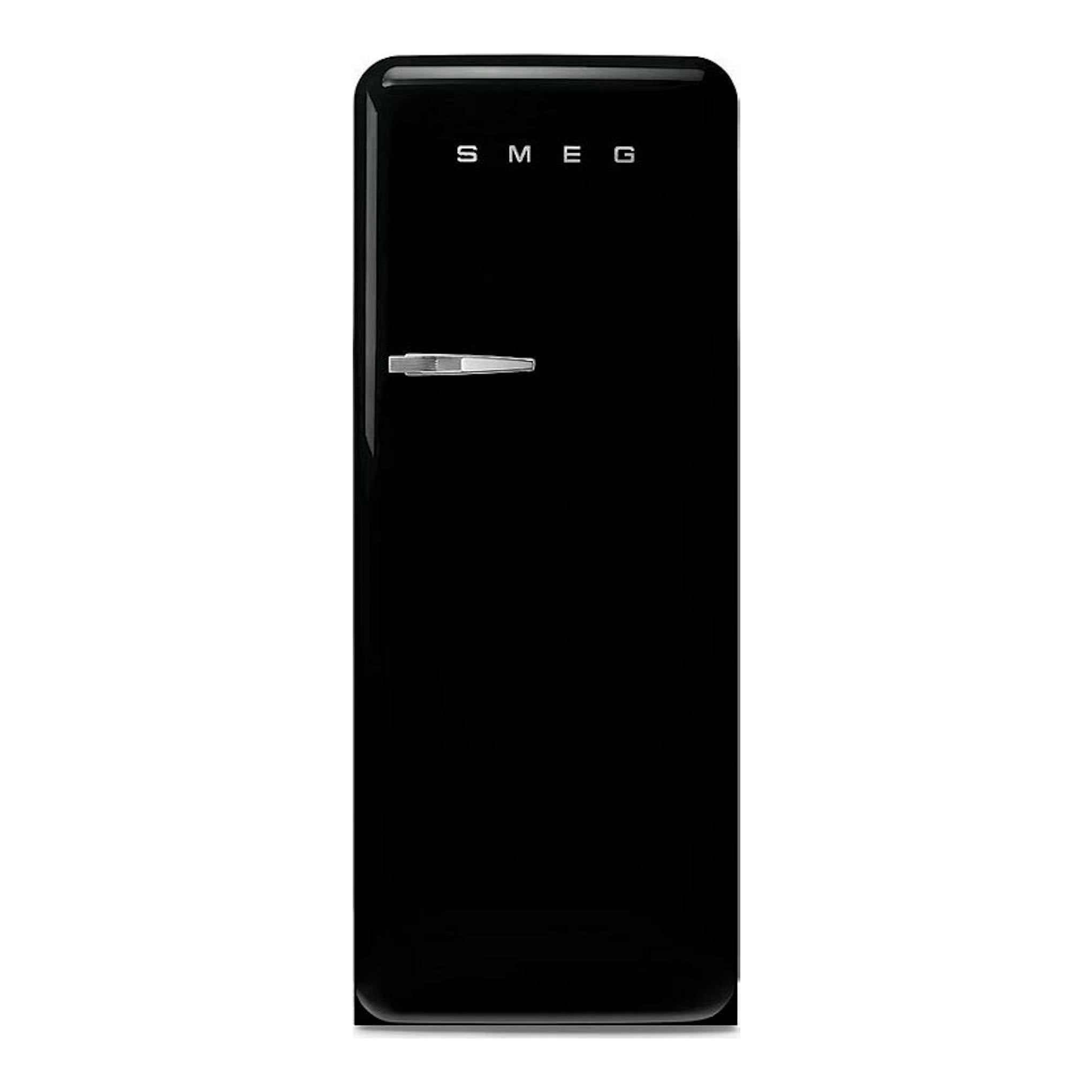 Frigorífico Smeg FAB28RBL6 negro, vista frontal, de una puerta con tirador cromado.