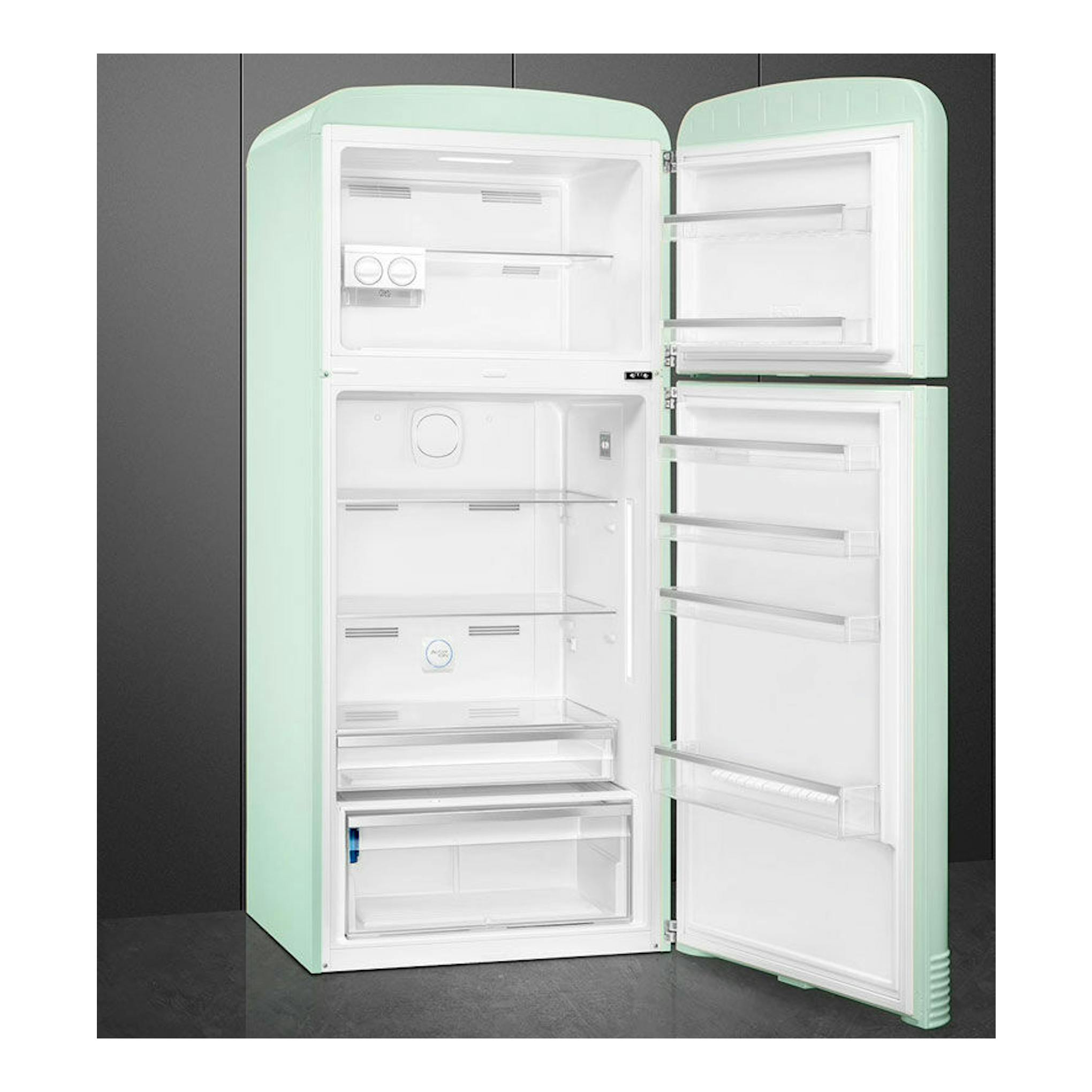 Frigorífico Smeg FAB50RPG5 verde agua, de dos puertas, abierto en vista frontal, con interior blanco.
