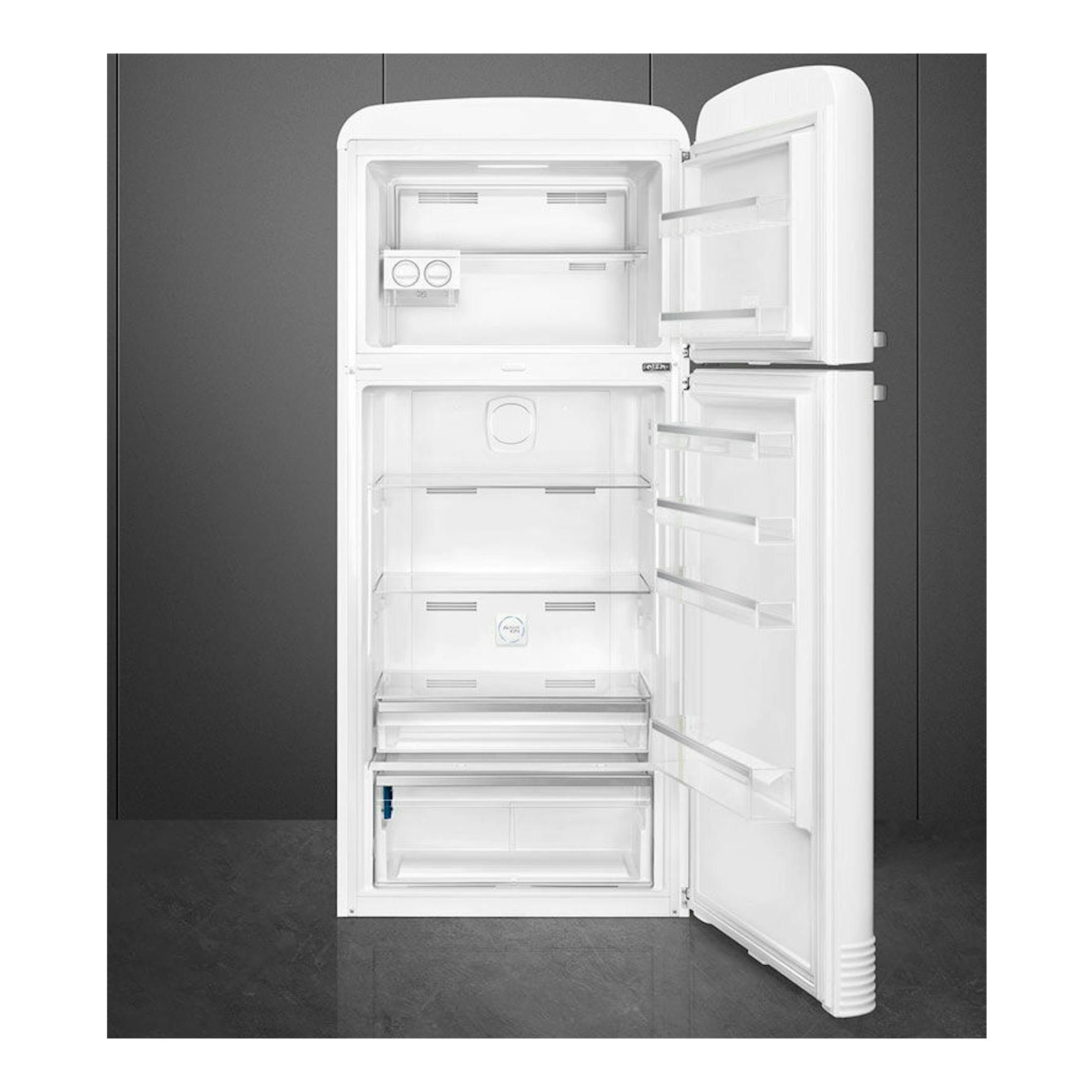 Frigorífico Smeg FAB50RWH5 blanco, vista frontal con dos puertas abiertas y compartimentos interiores visibles.