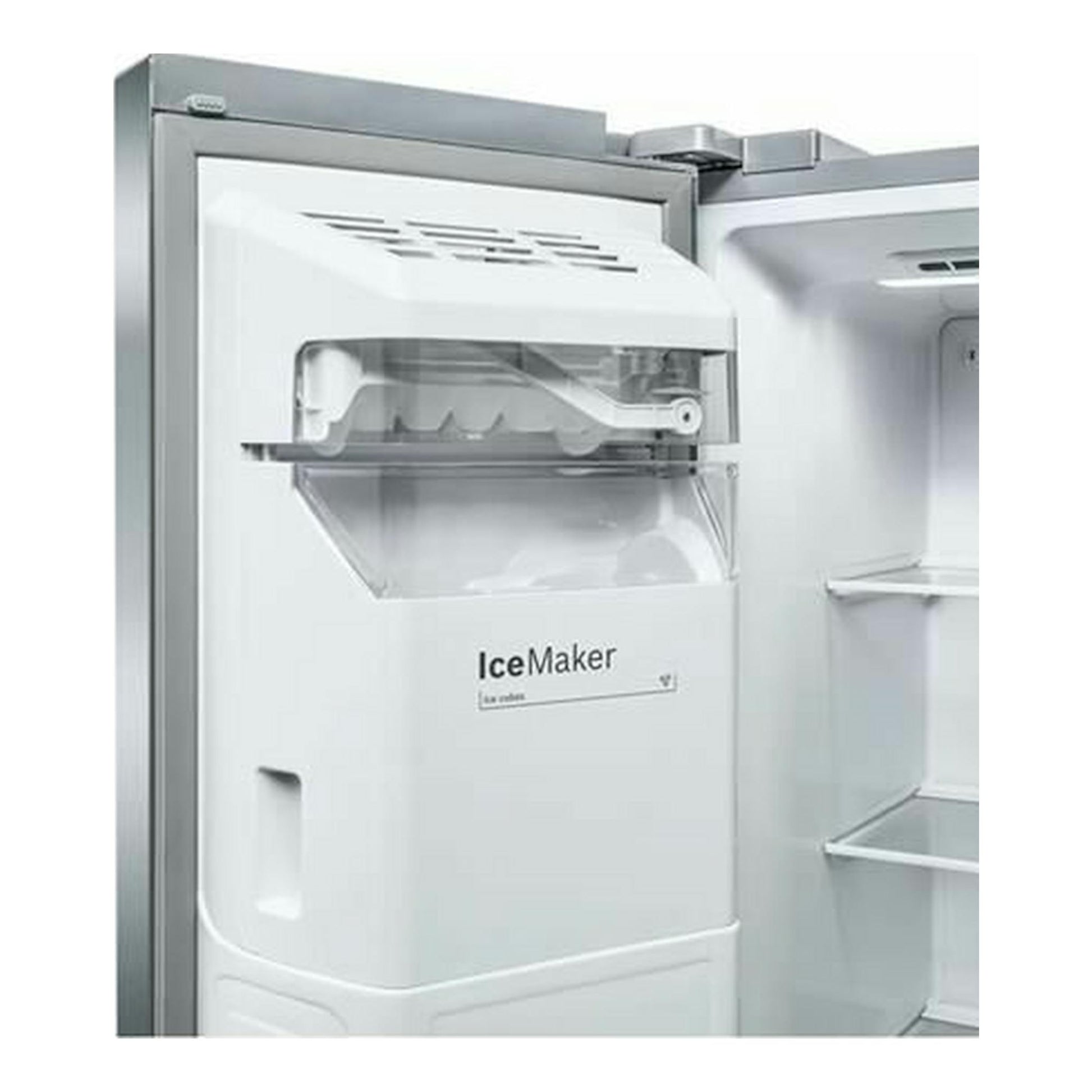 Frigorífico americano Bosch KAD93AIEP inox, puerta abierta con IceMaker y baldas interiores visibles.