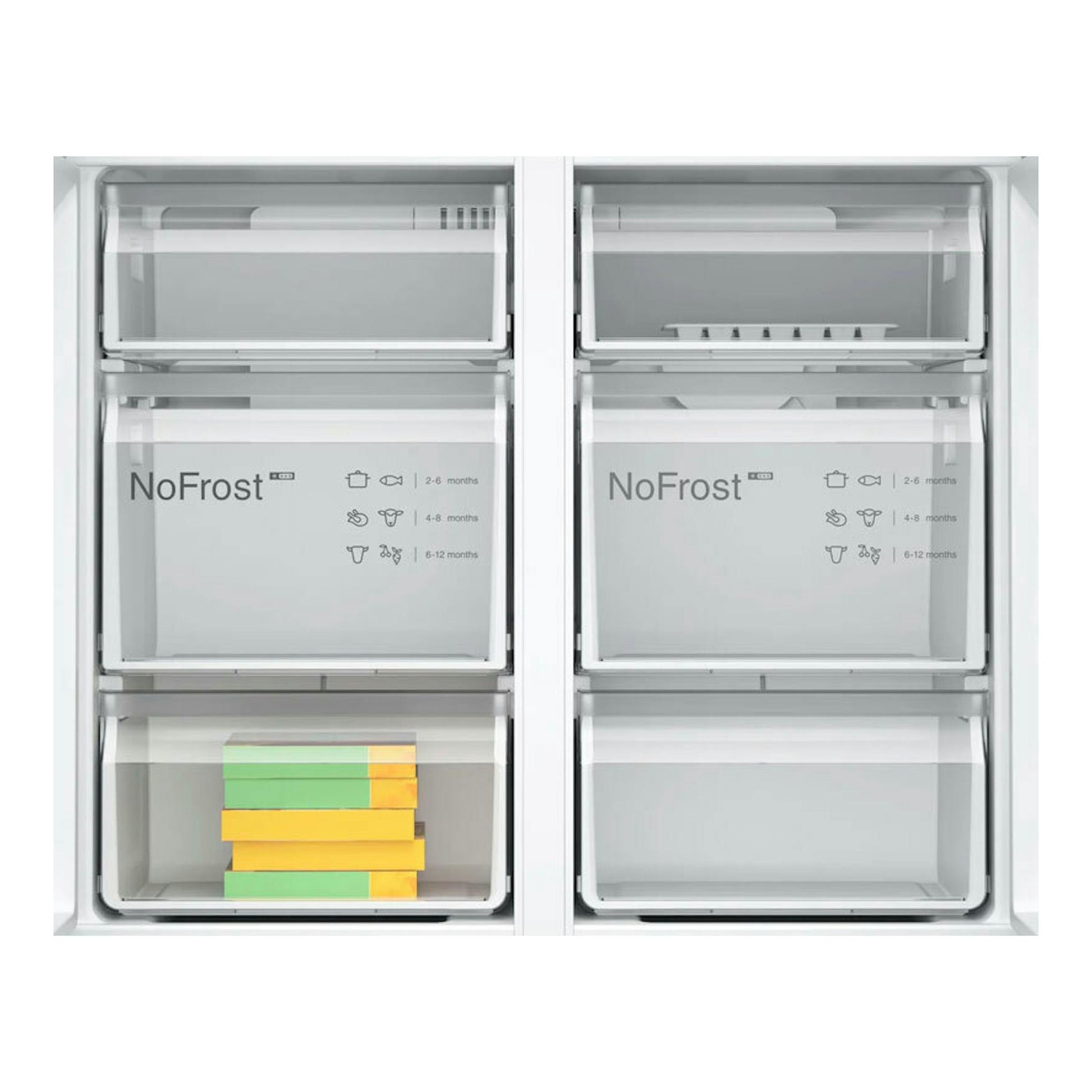 Interior de frigorífico americano Bosch KFN96VPEA Inox con cajones NoFrost y compartimentos transparentes.