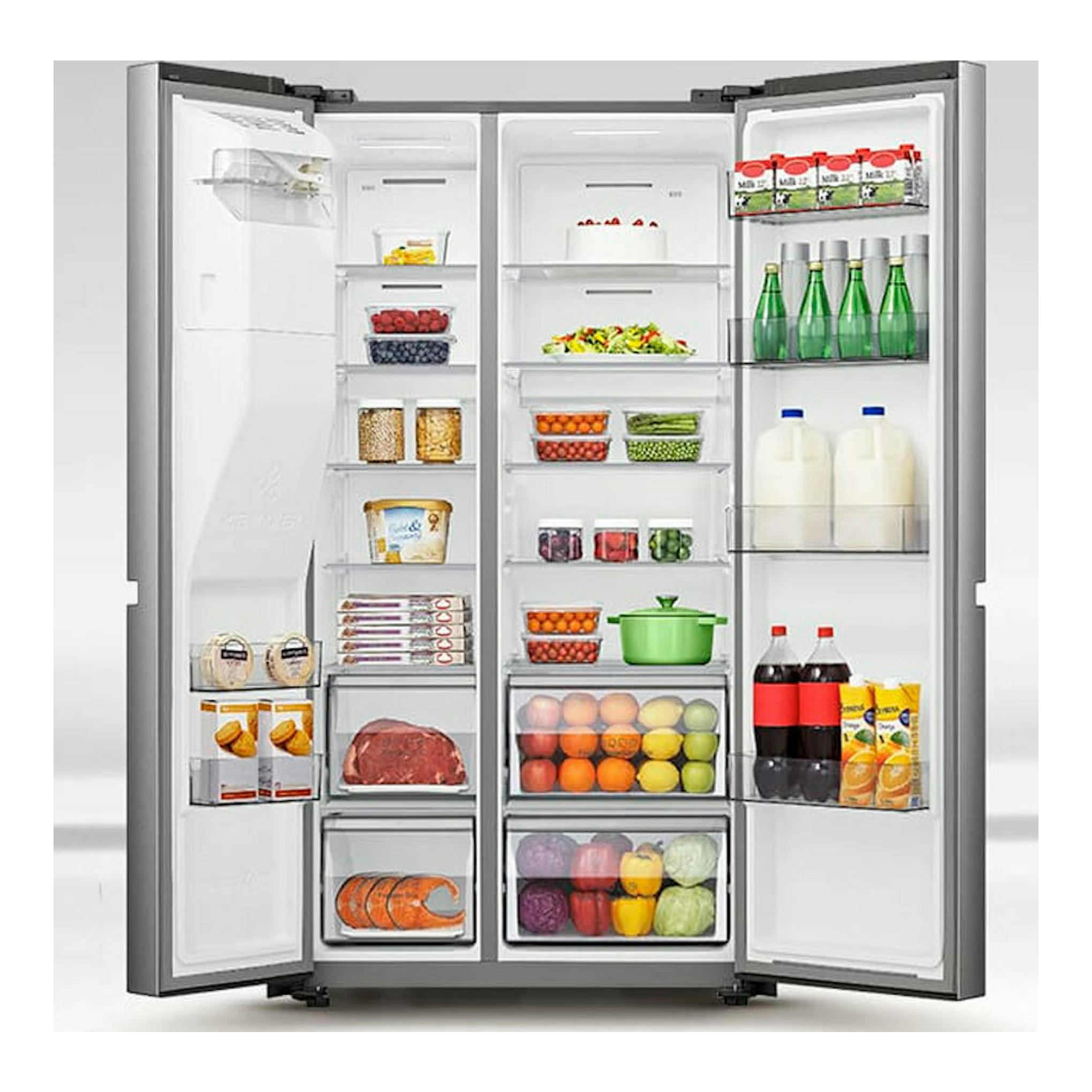 Frigorífico americano Hisense RS818N4IIE1 inox, abierto en vista frontal, con estantes y cajones llenos.