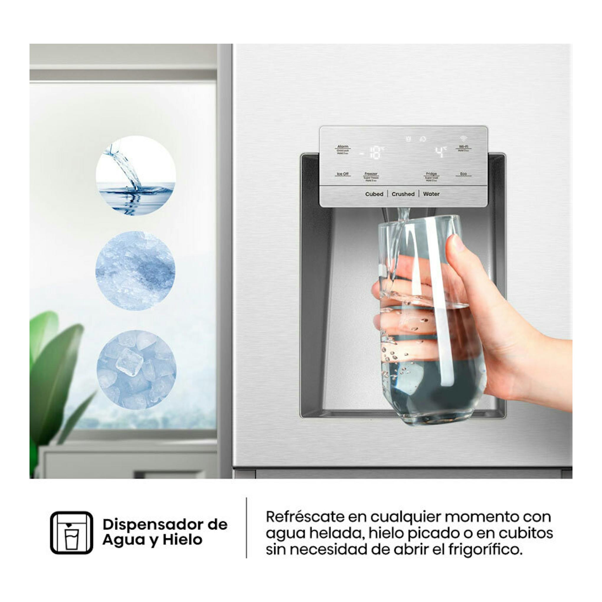 Vista frontal del frigorífico americano Hisense RS818N4TIC1 inox, con dispensador de agua y hielo y un vaso.
