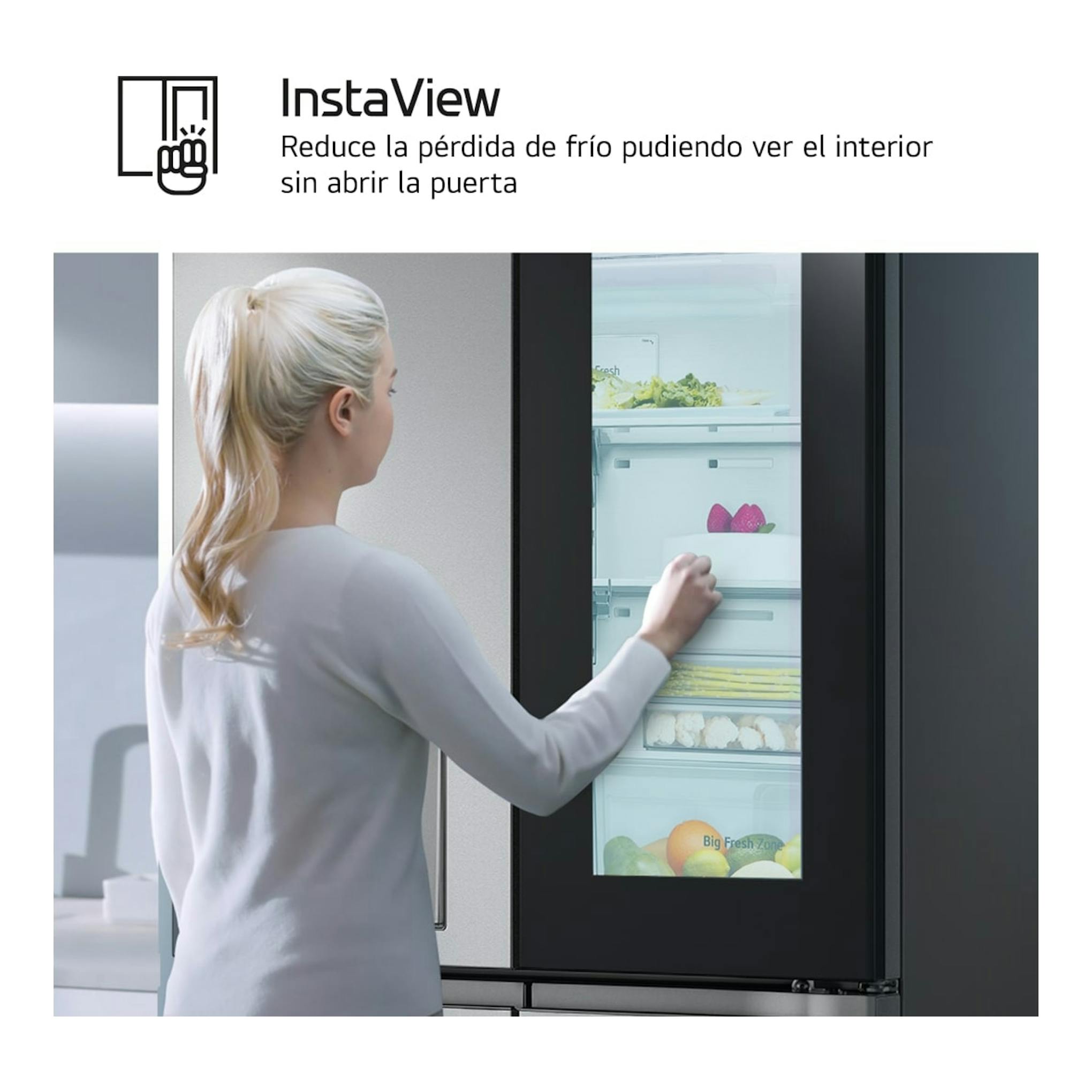 Frigorífico americano LG GMG861MBAE negro, vista frontal, con ventana InstaView y una mujer tocando la puerta.