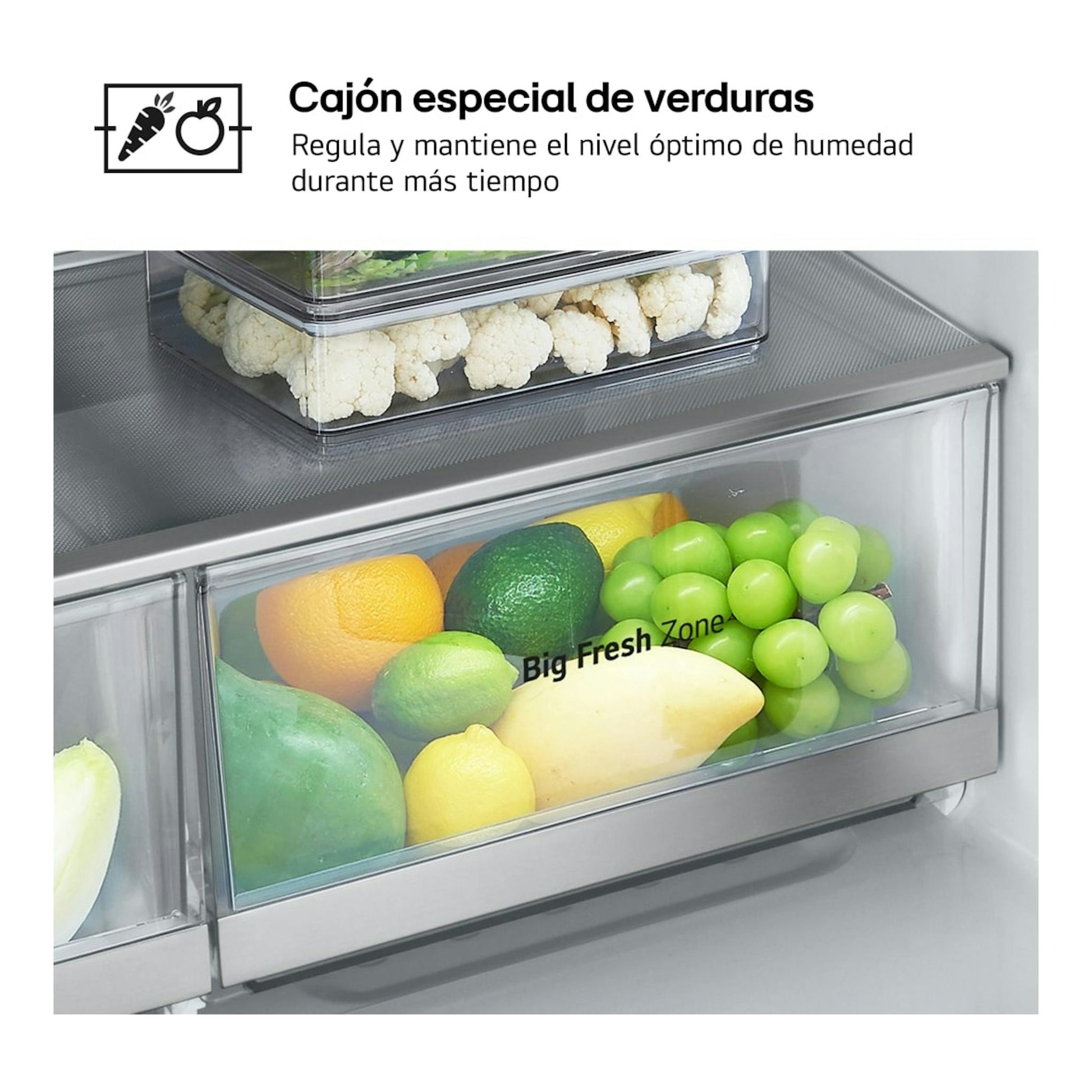 Primer plano del cajón de verduras Big Fresh Zone de un frigorífico LG GMG861MBAE, con frutas y coliflor.