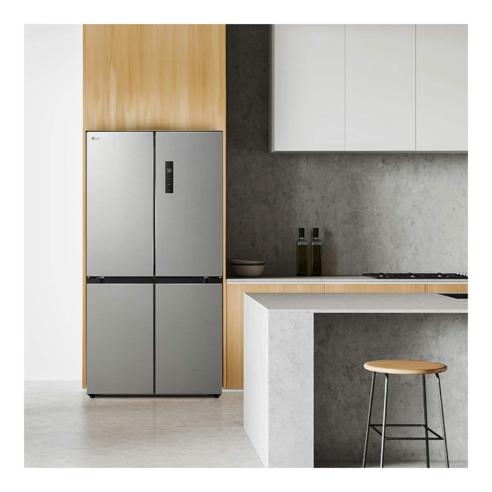 Frigorífico americano LG GMM41MSBEM plateado, vista frontal, en cocina moderna.