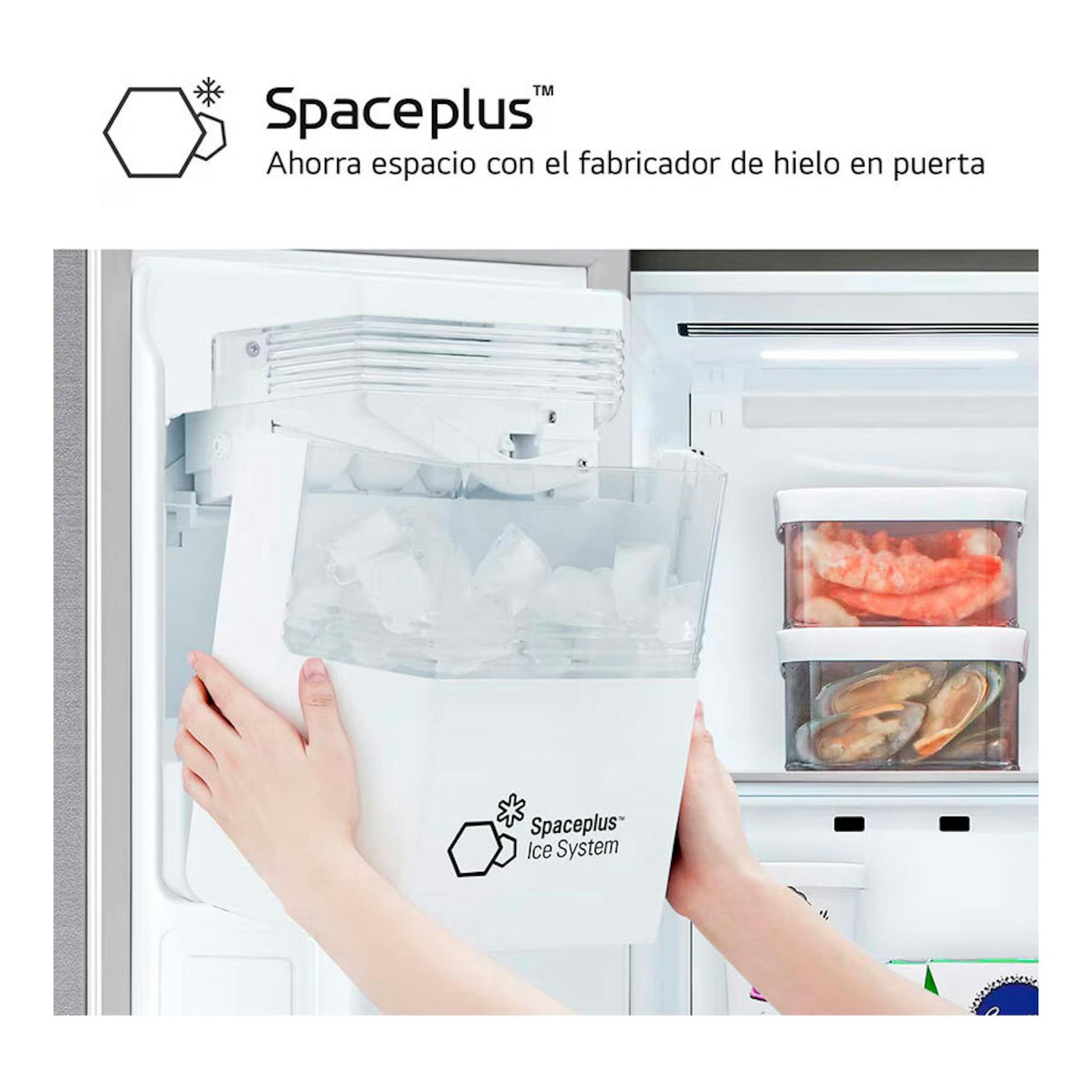 Interior de frigorífico americano LG GSJC41PYPE inox, con sistema Spaceplus de hielo en la puerta.