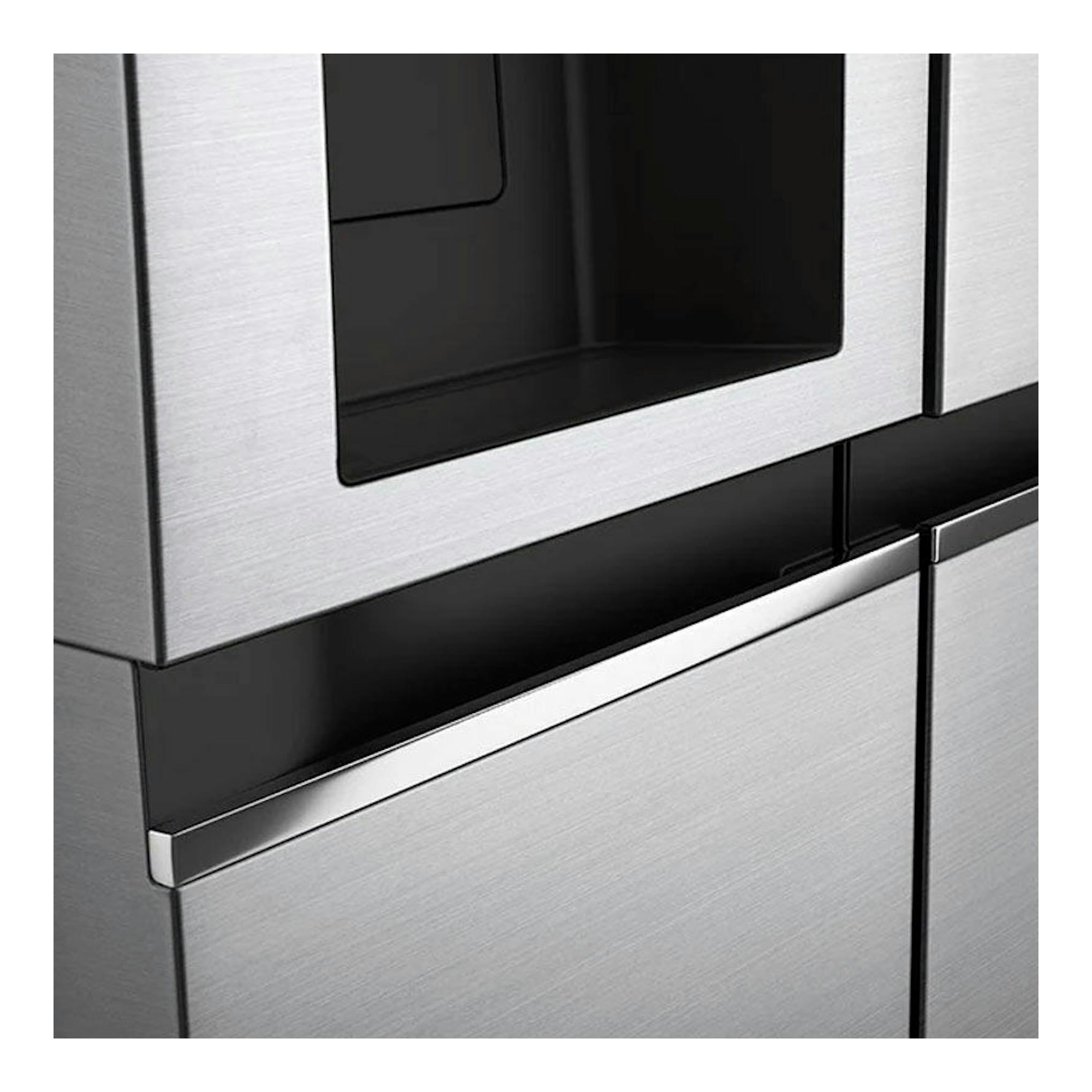 Frigorífico americano LG GSLV70PZTD inox, primer plano de puertas y tiradores metálicos.