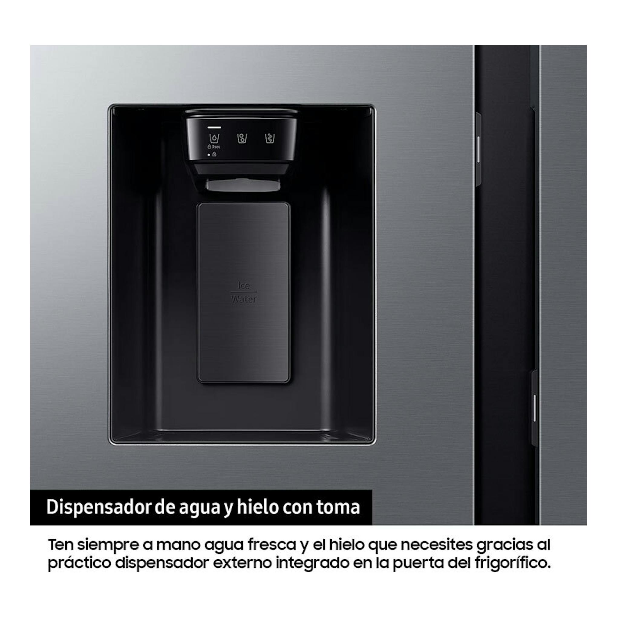 Vista frontal en primer plano del dispensador de agua y hielo de un frigorífico Samsung RS80F64KDTEF inox.