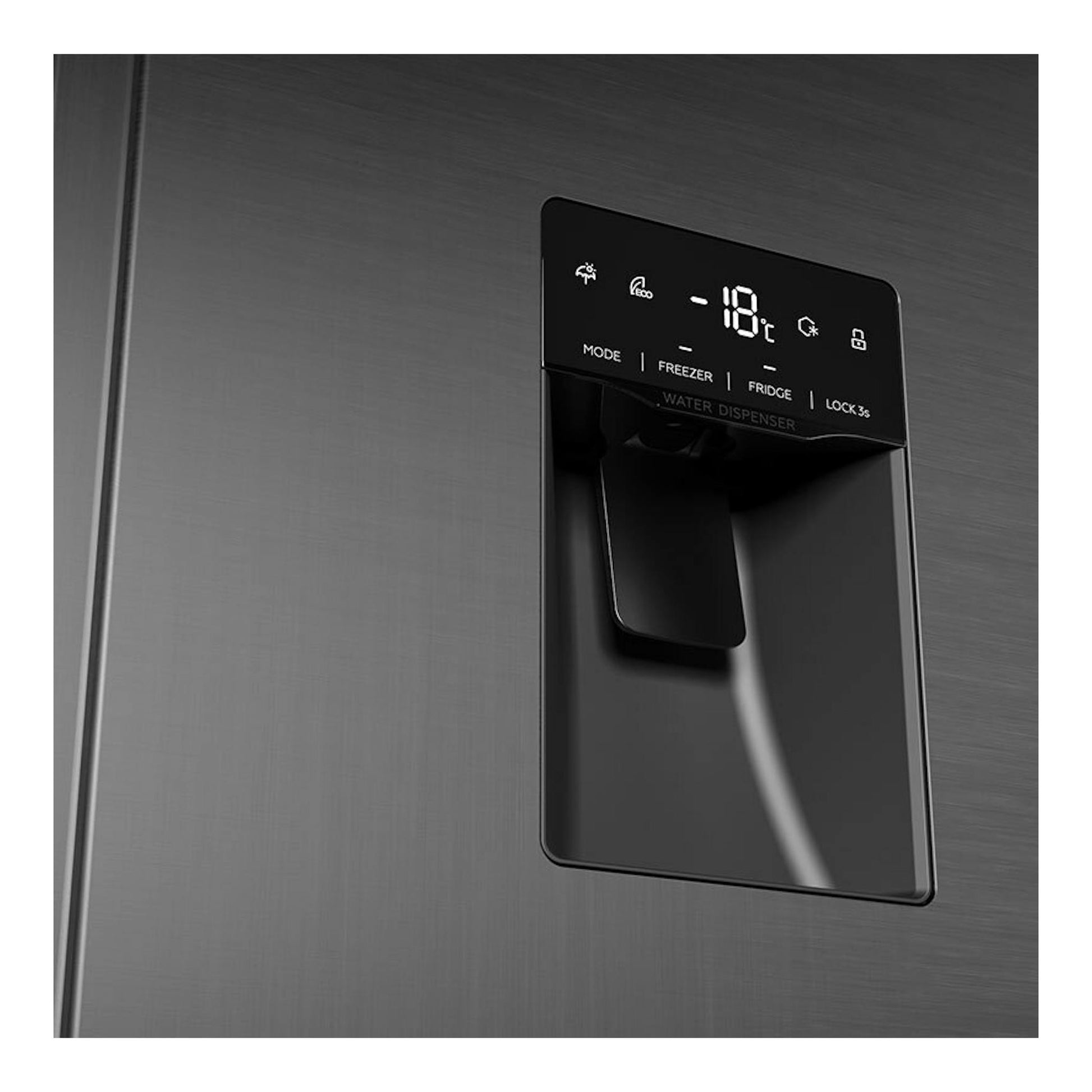 Frigorífico americano Teka RLF74930SS inox, vista frontal del dispensador de agua y panel digital negro.