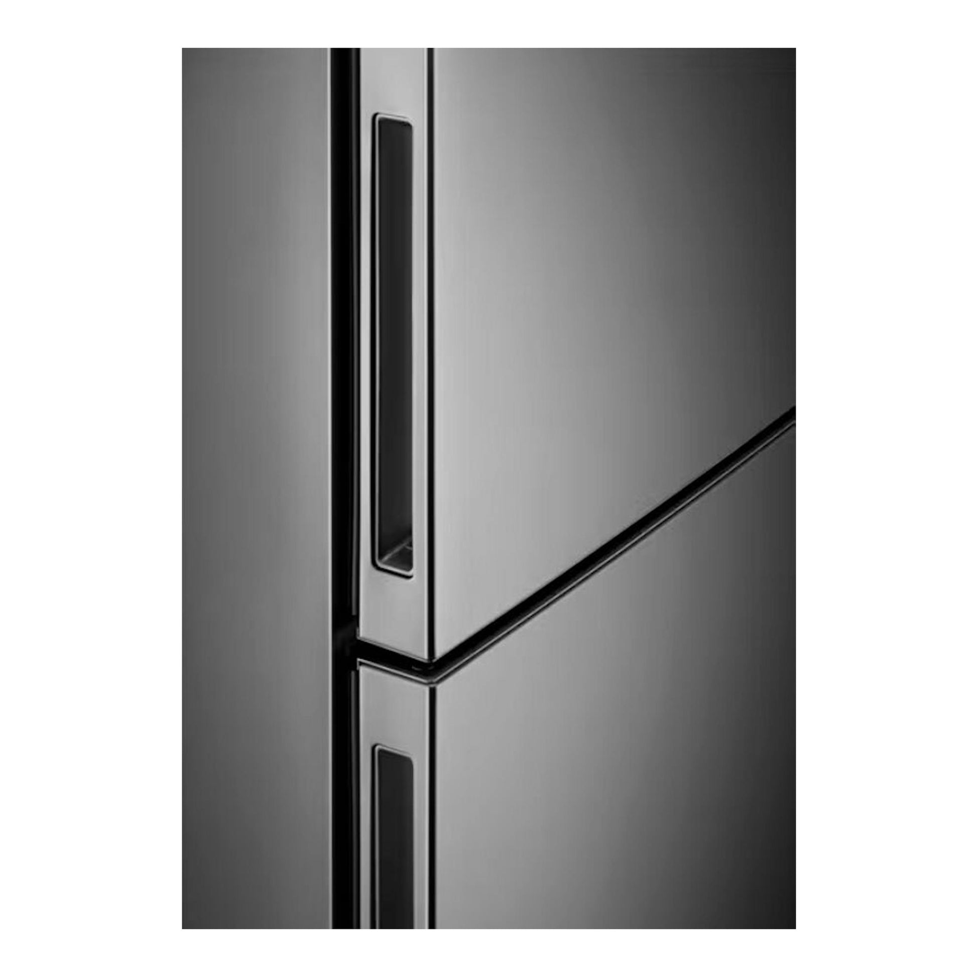 Frigorífico combi AEG ORC6M481EX inox, vista frontal en detalle de las puertas y tiradores.