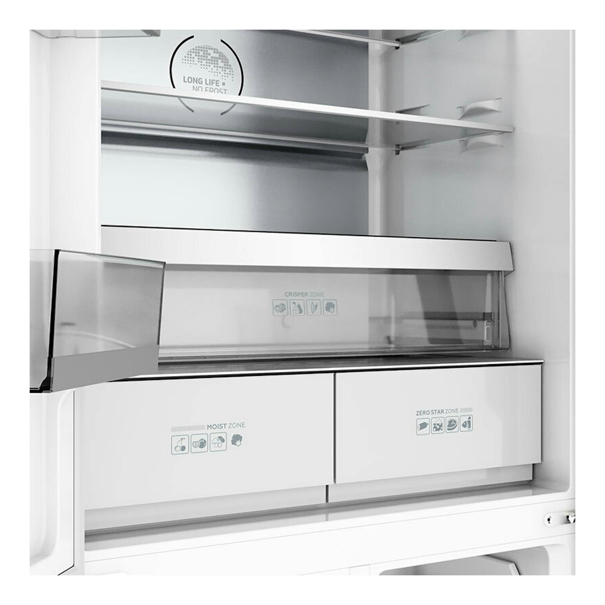 Interior de frigorífico Teka RMF77960INOX inox, con estantes y cajones transparentes, vista frontal.