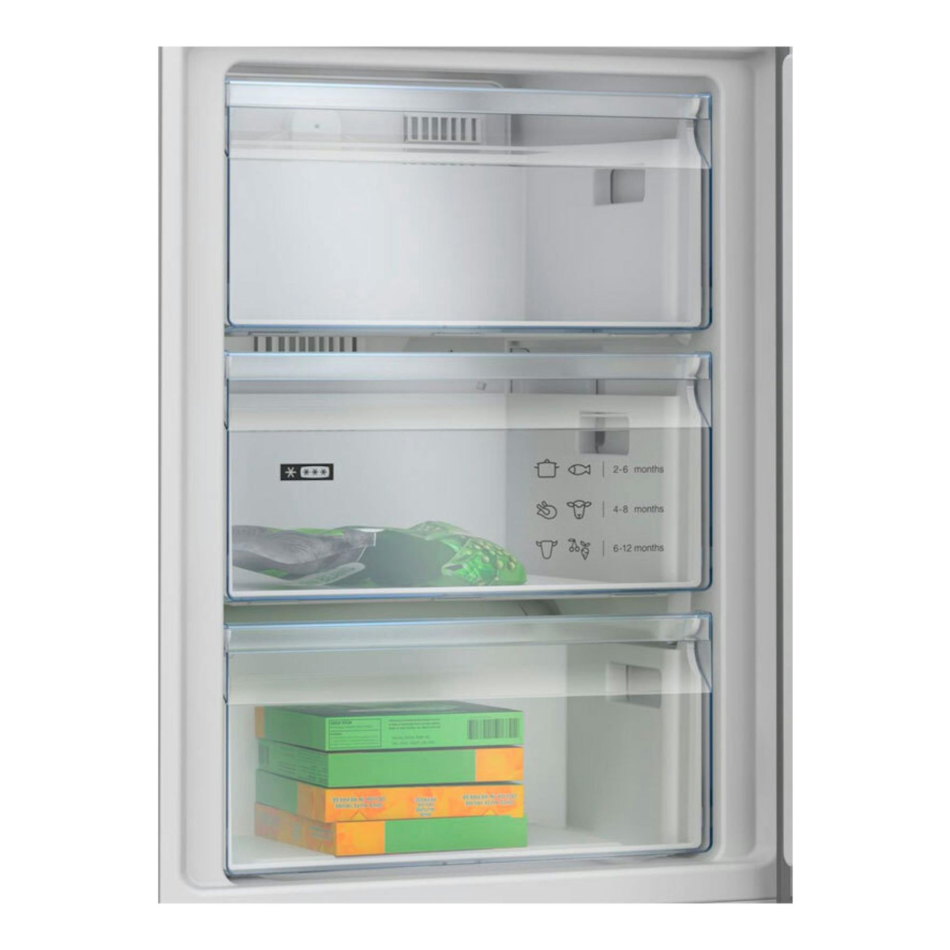 Interior del congelador Balay 3KFC653XI Inox, vista frontal, con tres cajones transparentes y puerta abierta.