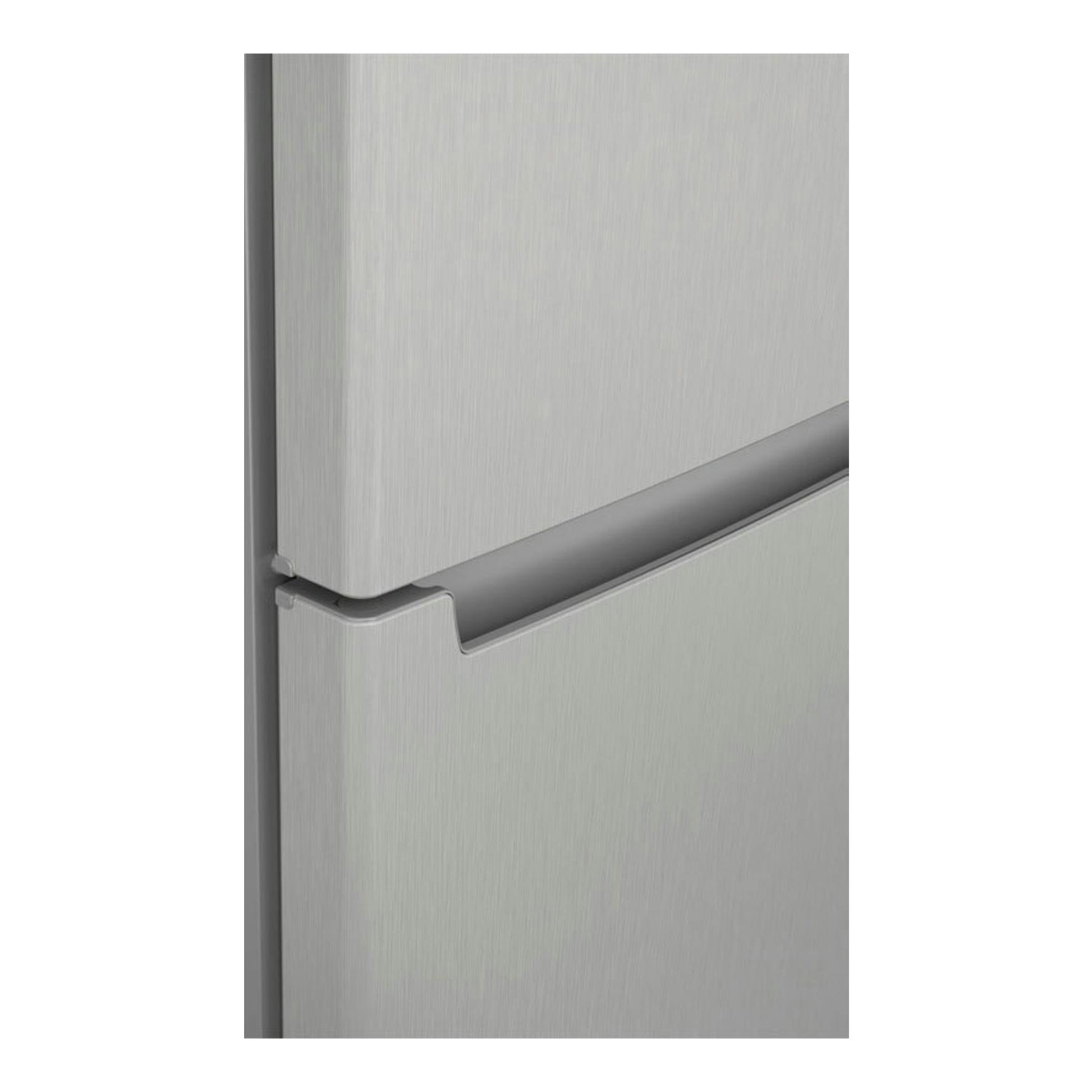Frigorífico combi Balay 3KFE351MI inox, vista frontal en primer plano del borde de las puertas.
