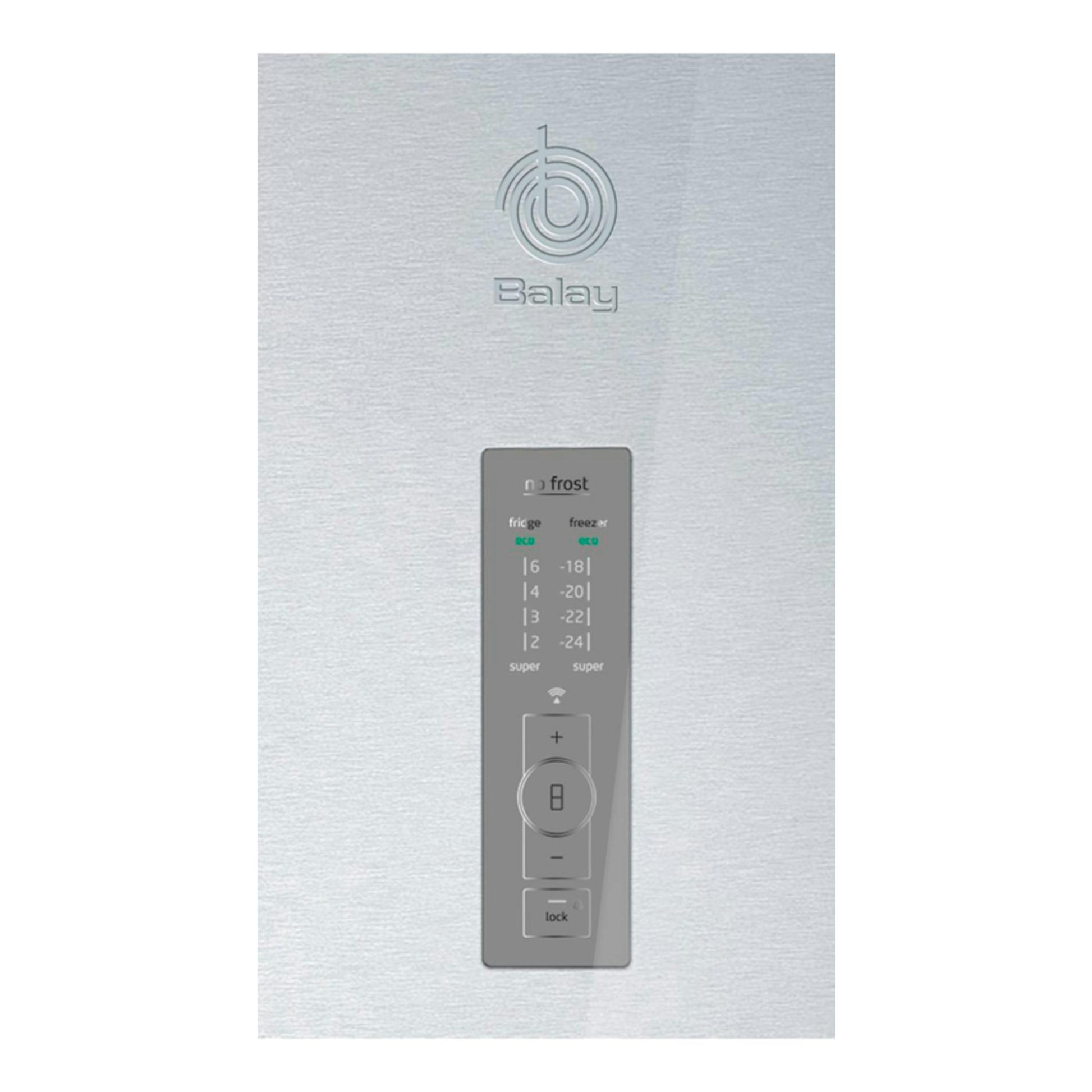 Frigorífico combi Balay 3KFE777XE en inox, vista frontal de la puerta con panel de control y logo Balay.