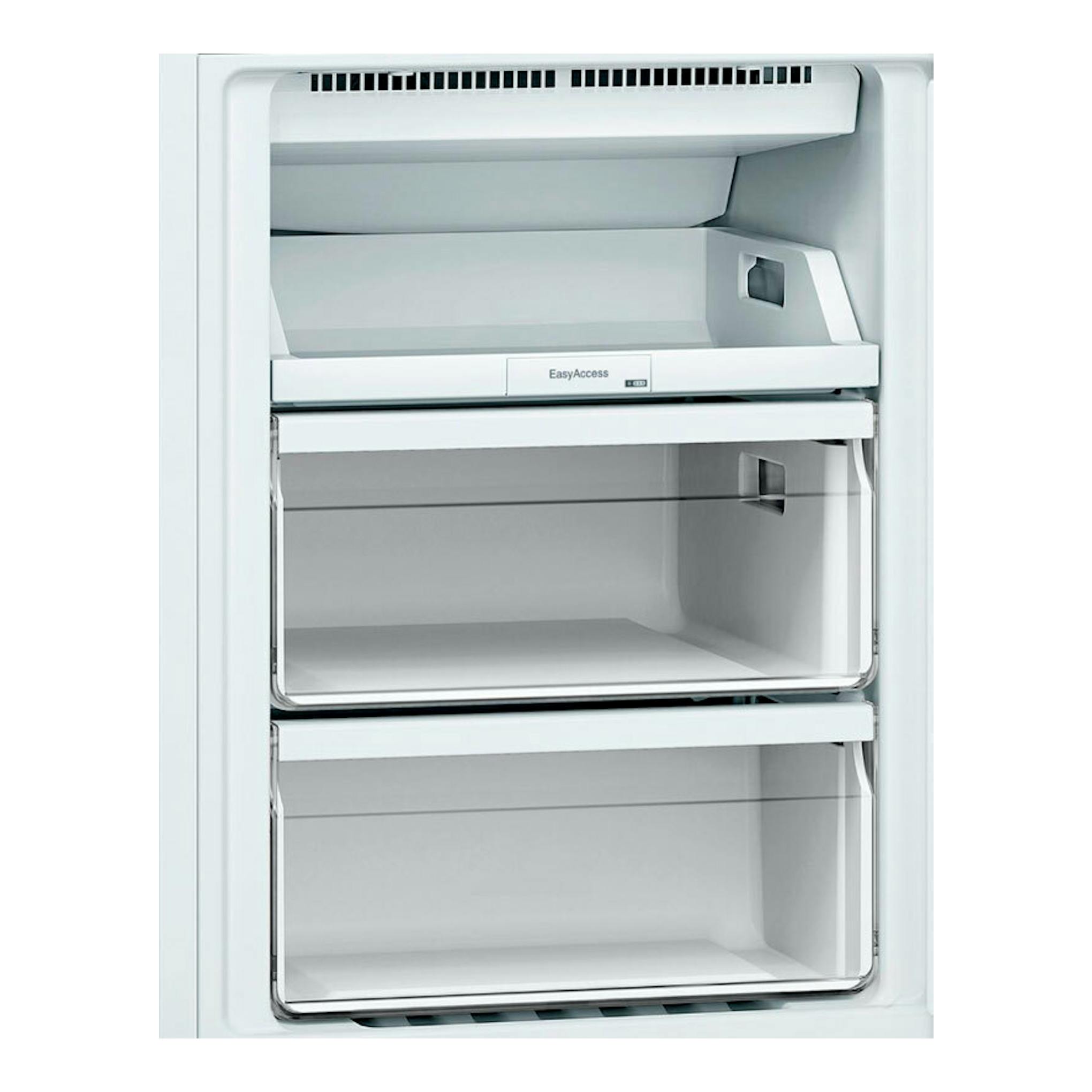 Interior de frigorífico combi Bosch KGN33NWEB blanco, con cajones transparentes EasyAccess abiertos.