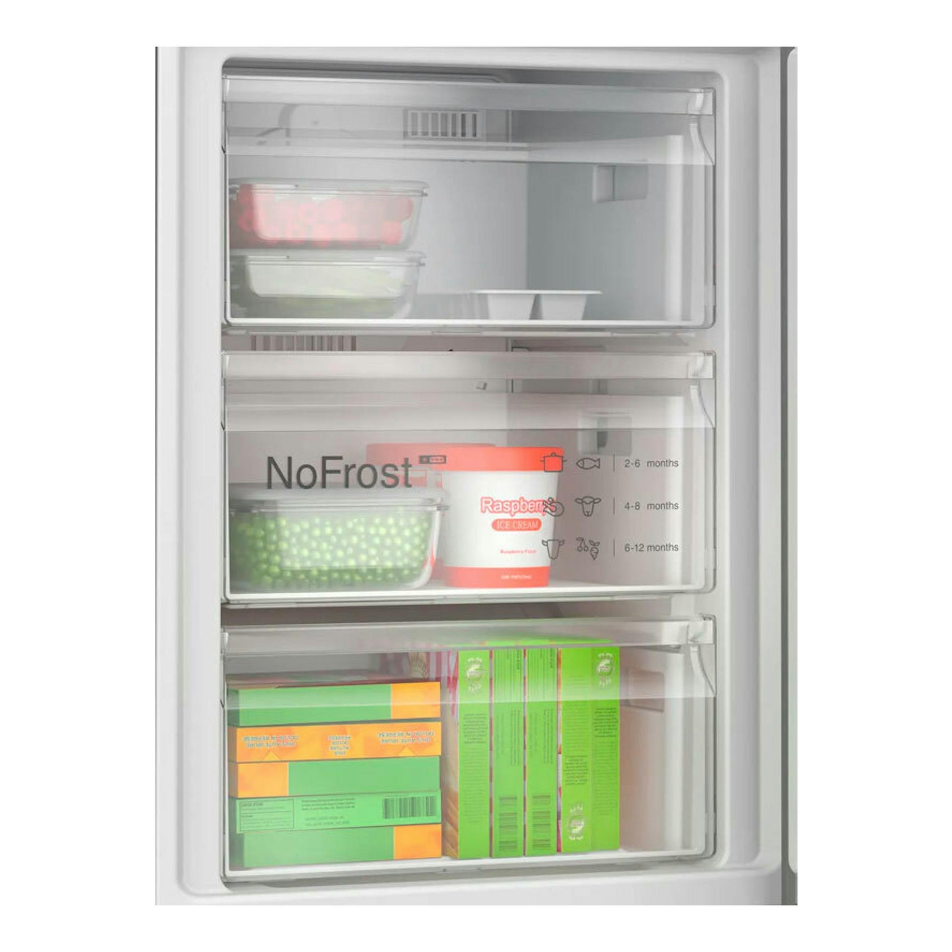 Interior del congelador Bosch KGN392XCF, vista frontal de tres cajones NoFrost con alimentos.