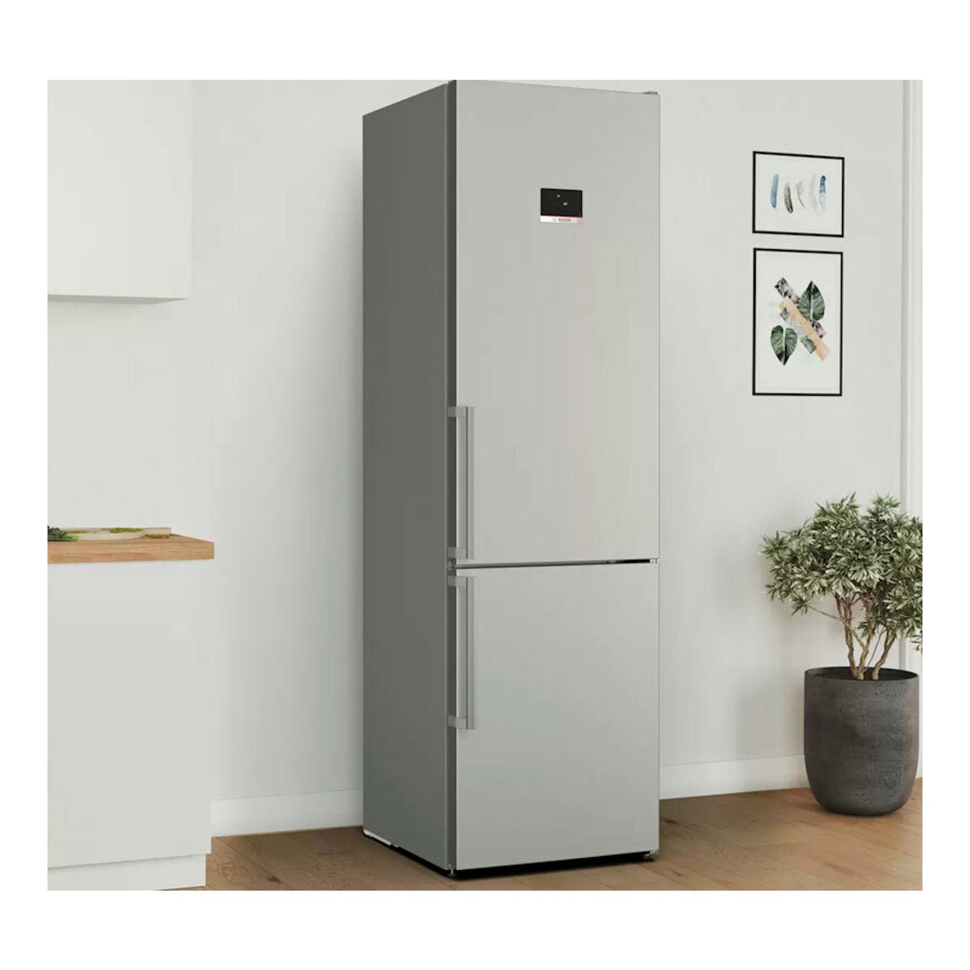 Frigorífico combi Bosch KGN39AIBT inox, vista frontal, en una cocina blanca.