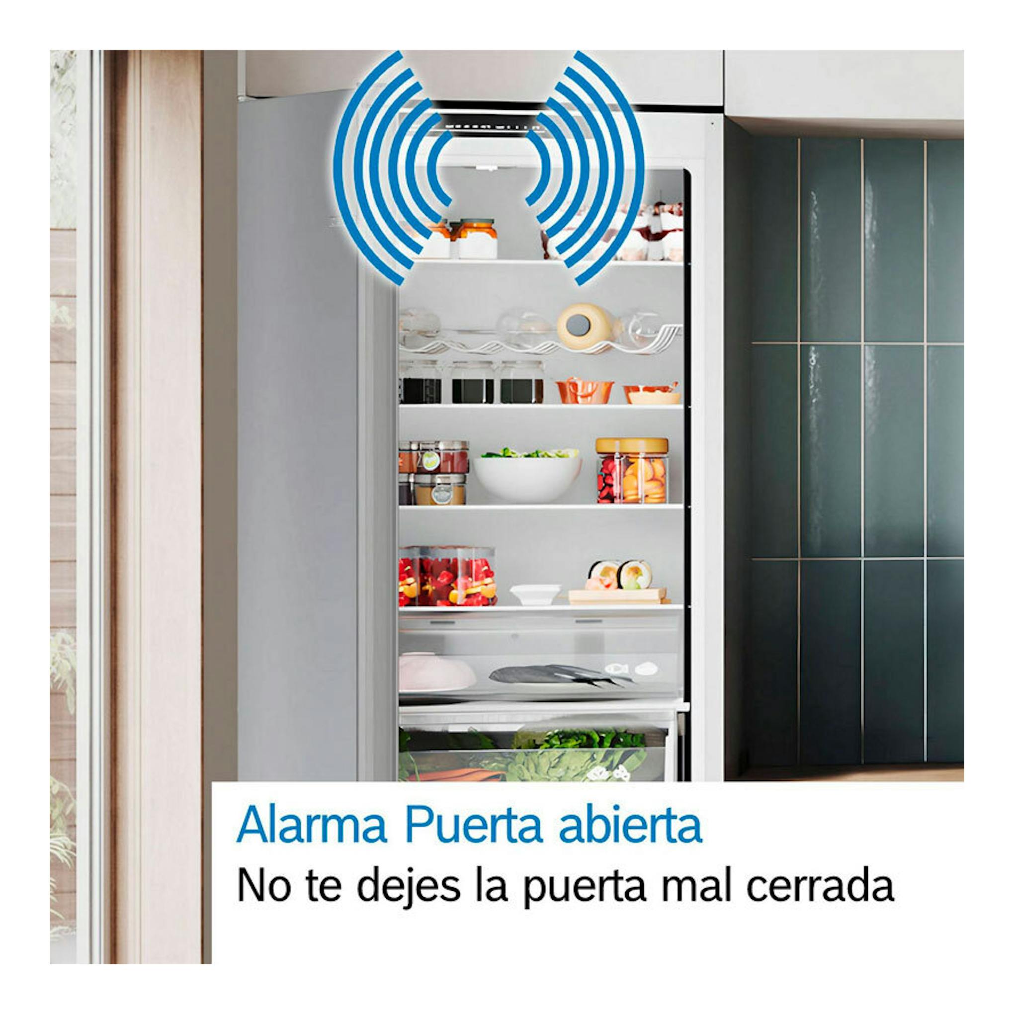 Frigorífico combi Bosch KGN39VIEB de acero, con puerta abierta y baldas interiores visibles.