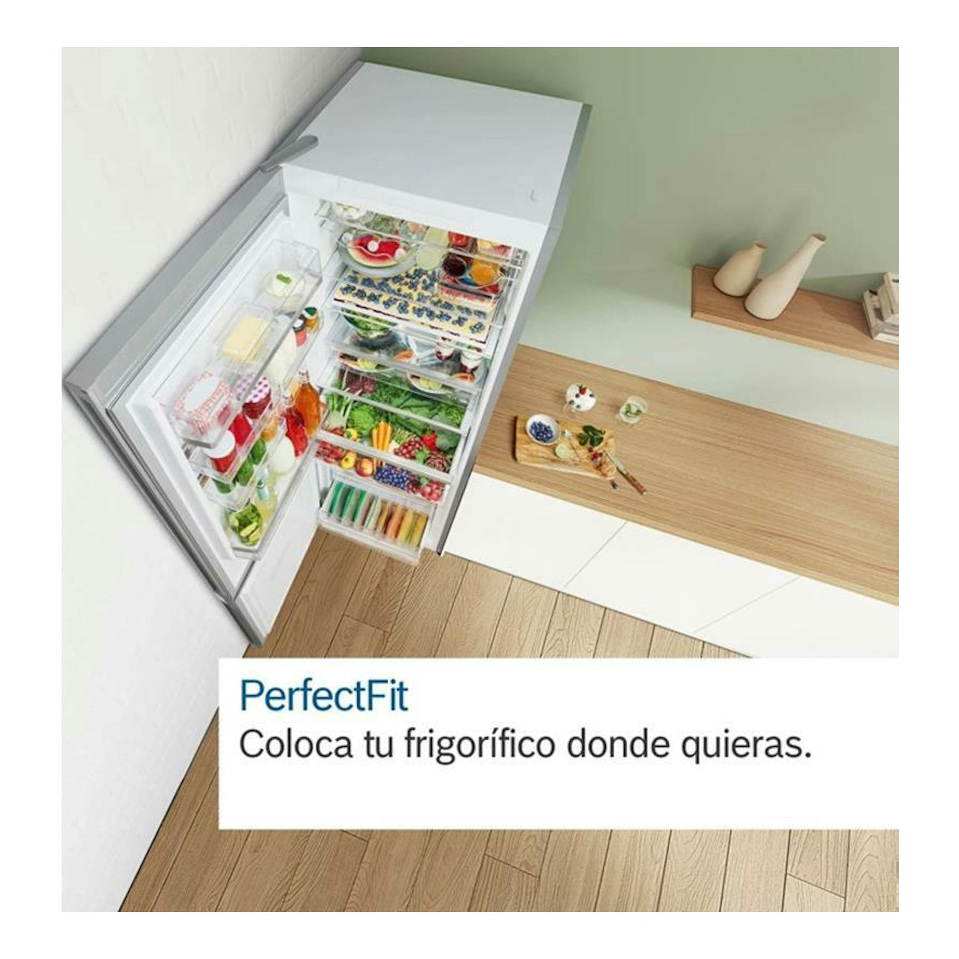 Frigorífico combi Bosch KGN39VWDA blanco, visto desde arriba y abierto en una cocina moderna.