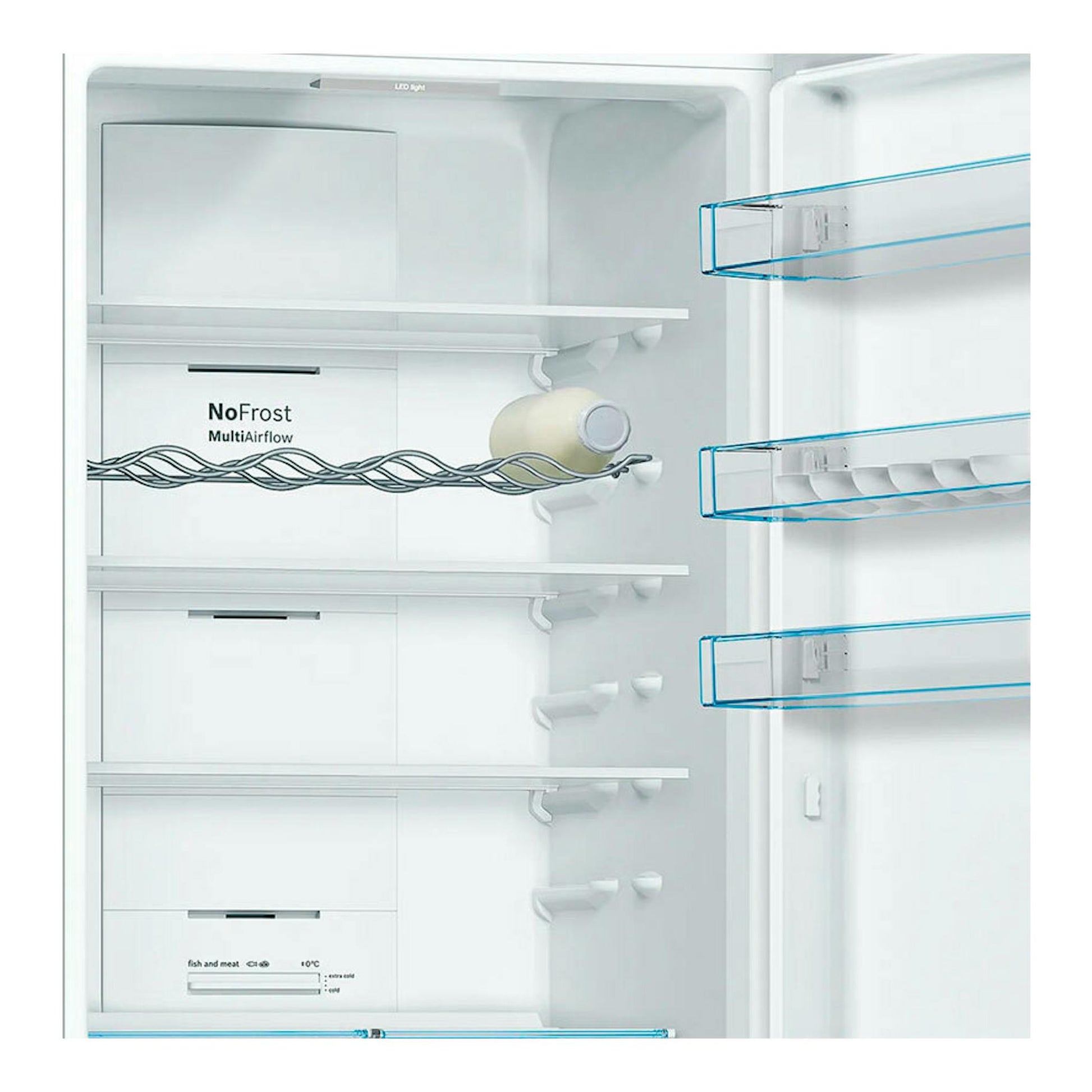 Interior de frigorífico combi Bosch KGN39XIDP en blanco, con estantes y cajones, vista frontal abierta.