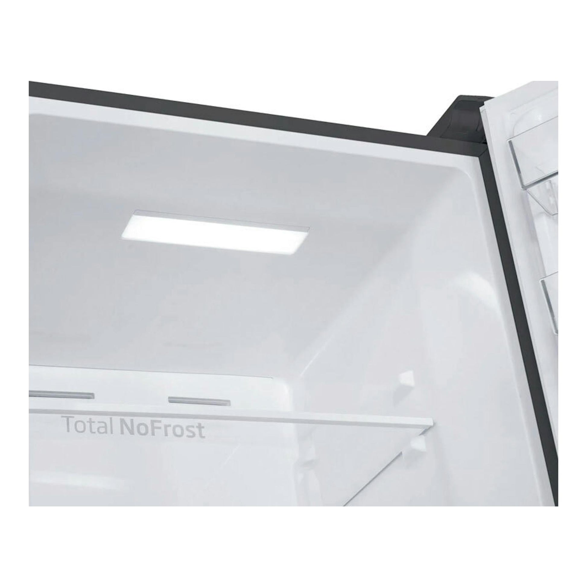 Frigorífico combi Fagor 3FFK-6877X inox, interior blanco en vista parcial con puerta abierta y sistema Total NoFrost.