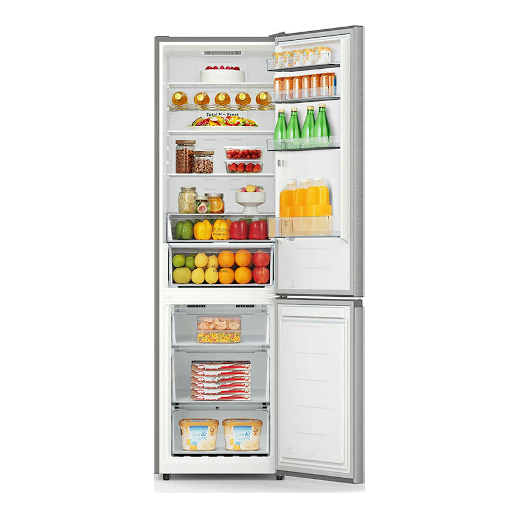 Frigorífico combi Hisense RB440N4ACC inox, vista frontal con puertas abiertas e interior con estantes y cajones.