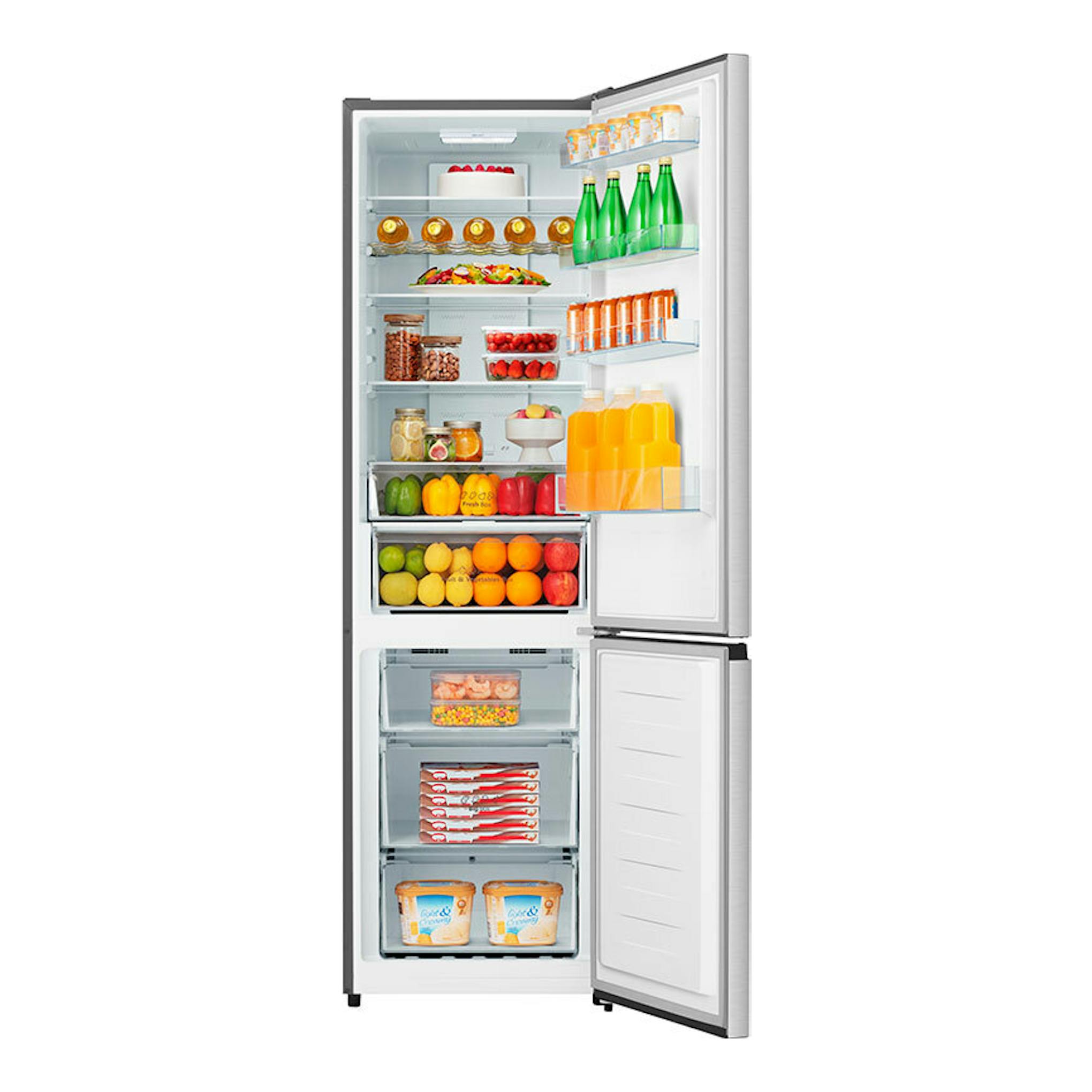 Frigorífico combi Hisense RB440N4ACD inox, vista frontal, con puertas abiertas y compartimentos visibles.