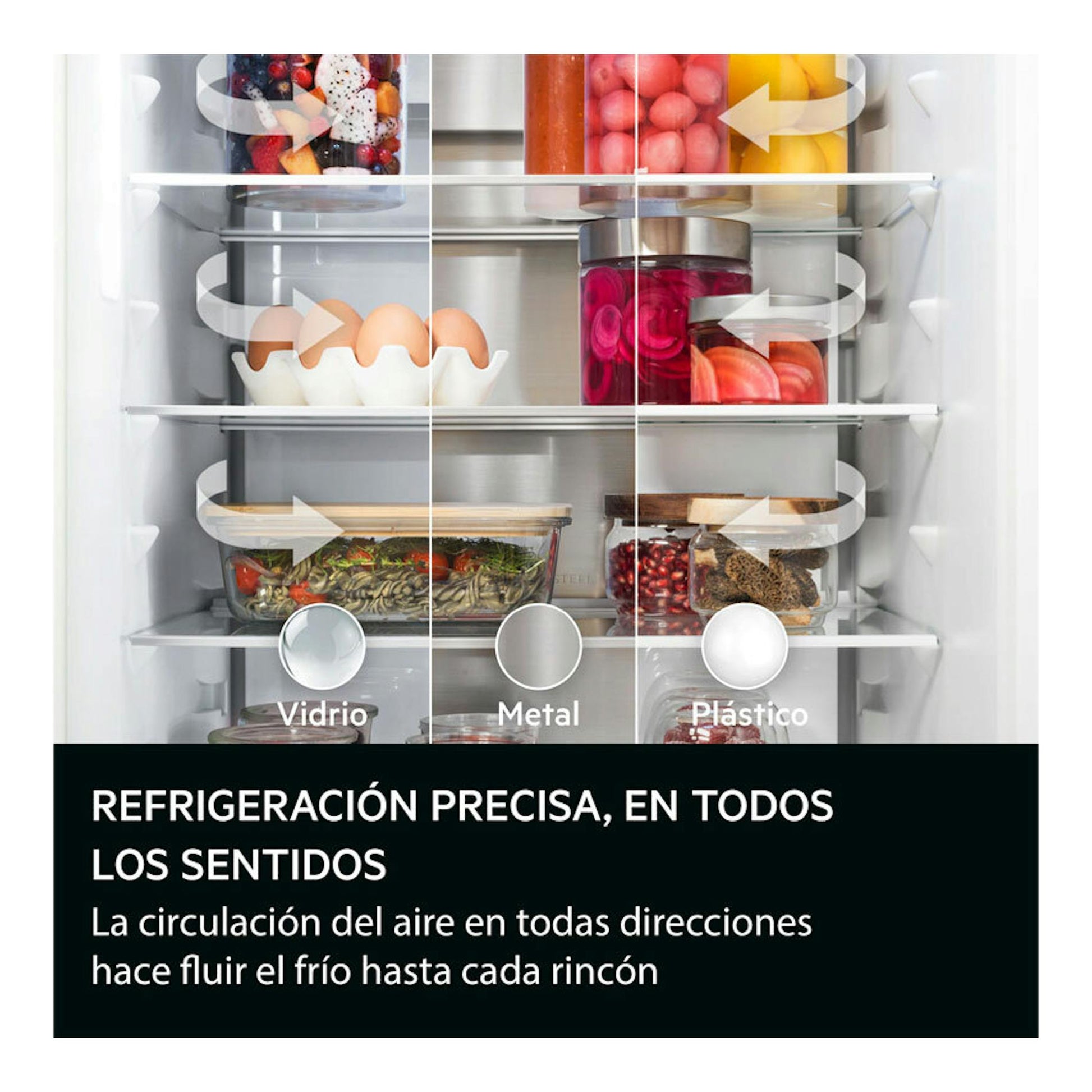 Interior de frigorífico combi integrable AEG TC7CS181ES, vista frontal con estantes, alimentos y flechas de aire.