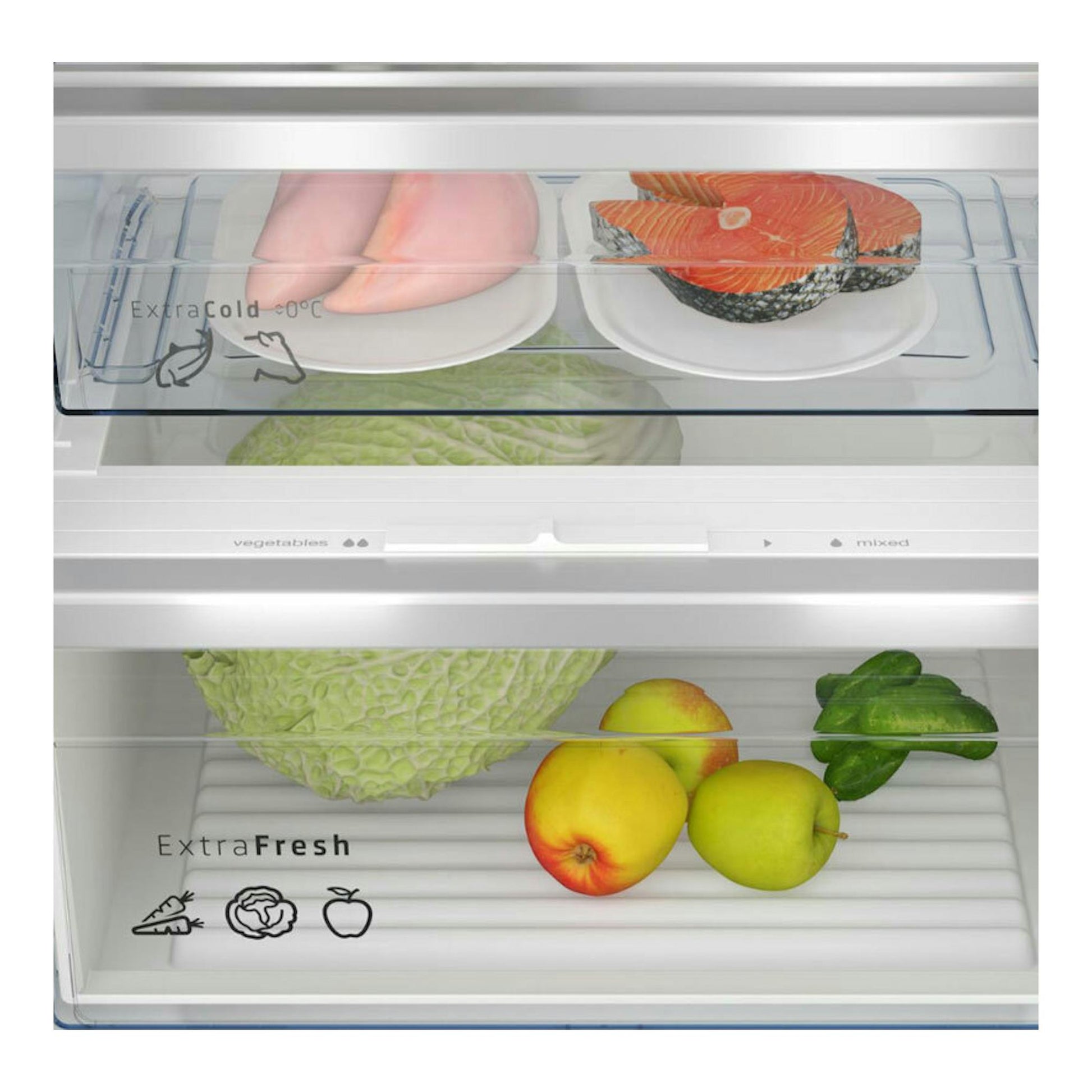 Frigorífico Balay 3KID834F, vista frontal de cajones interiores con carne, salmón, verduras y frutas.