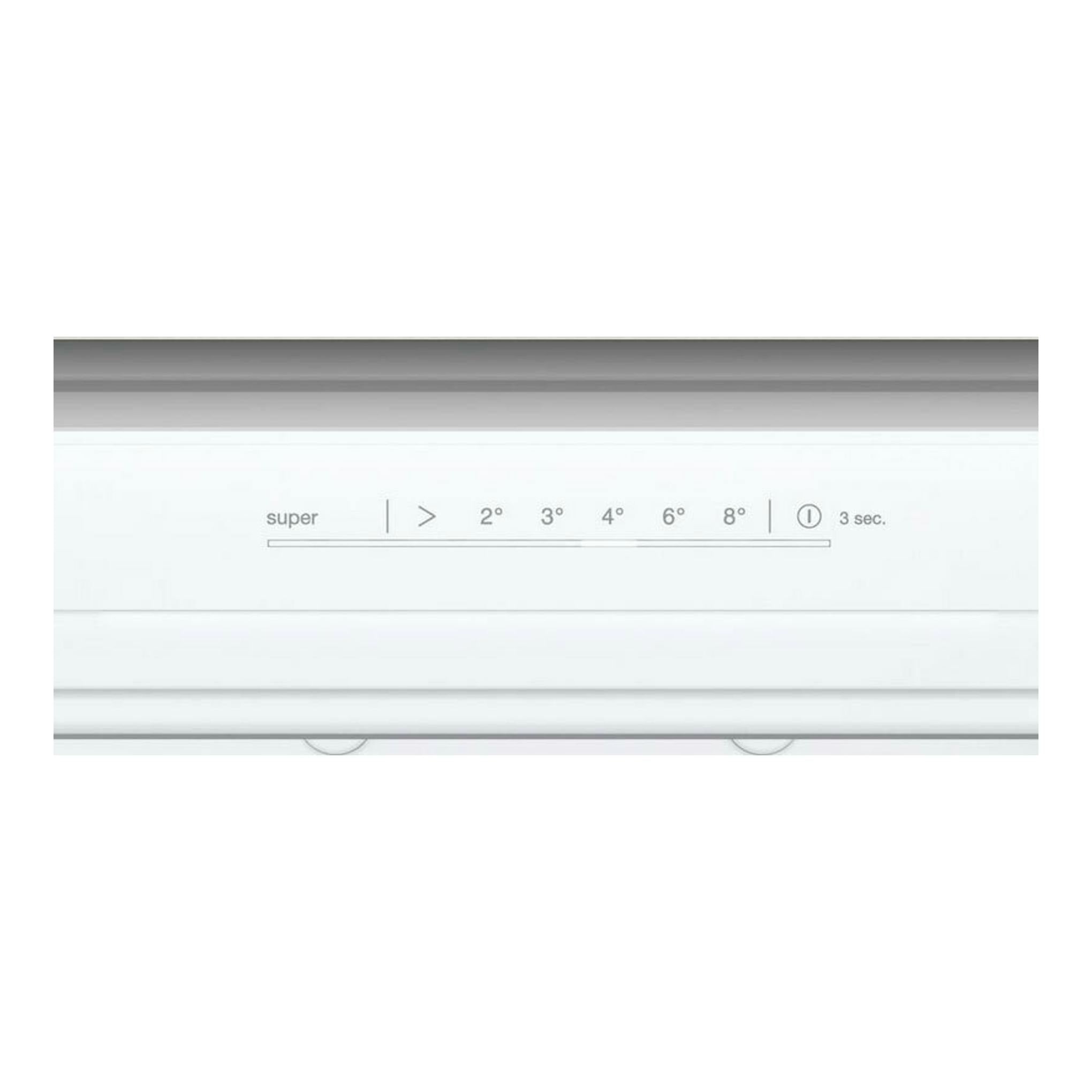 Frigorífico combi integrable Balay 3KIE712F blanco, vista frontal del panel superior de control.