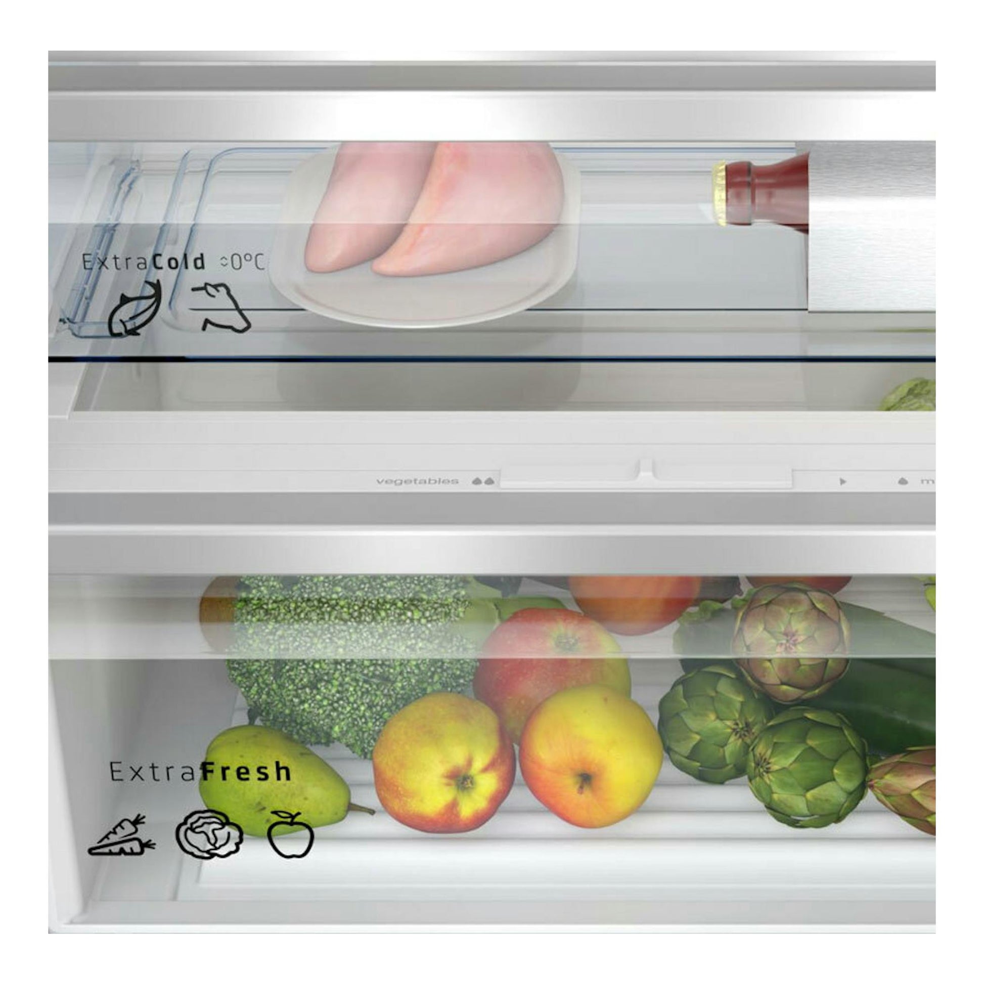 Interior de frigorífico Balay 3KIE934F, vista frontal con cajones y frutas, zonas ExtraCold y ExtraFresh.