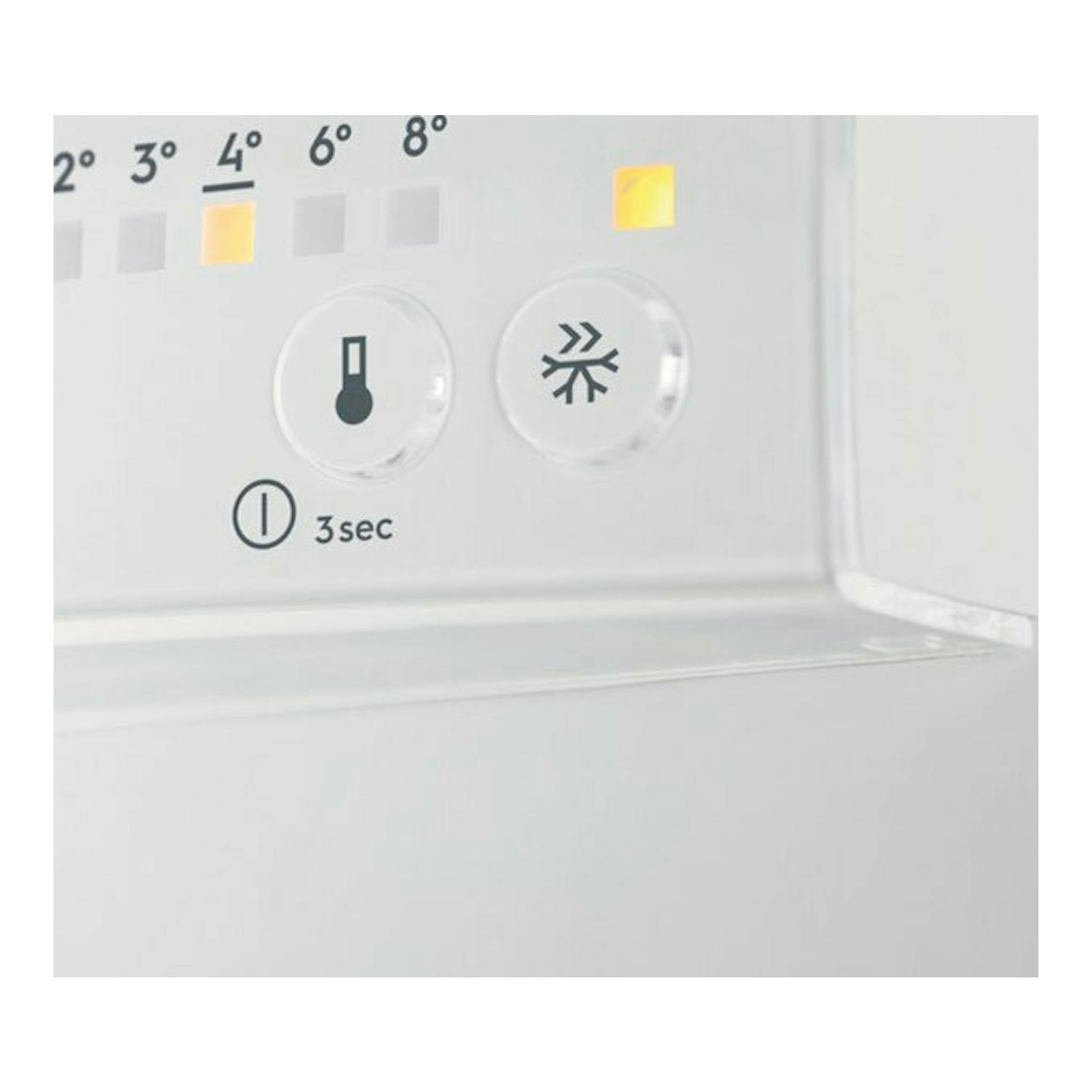 Panel frontal blanco de frigorífico Electrolux ENT6NE18S, con temperaturas 2°-8° y botones.