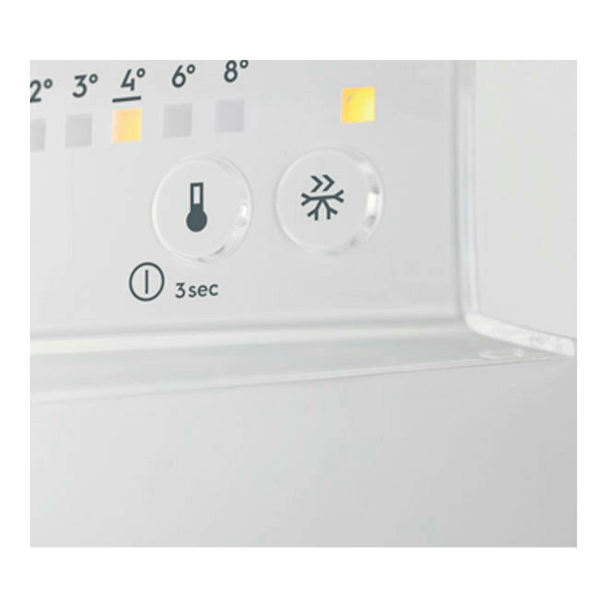 Panel de control blanco de frigorífico integrable Electrolux LNS5LE18S, con temperaturas 2°-8° y dos botones.