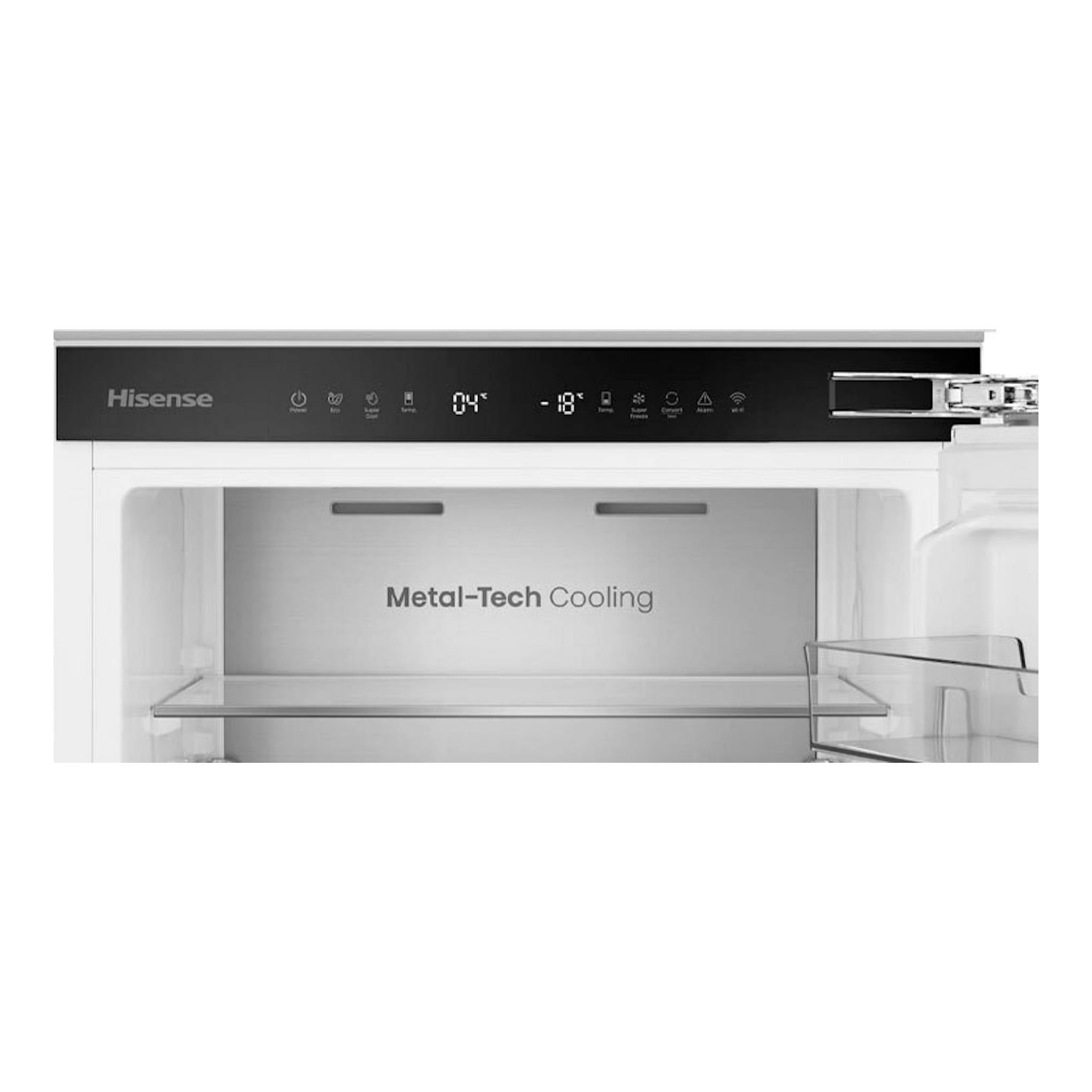 Frigorífico combi integrable Hisense RB3B280SAWE, vista frontal, puerta abierta, panel negro e interior blanco.