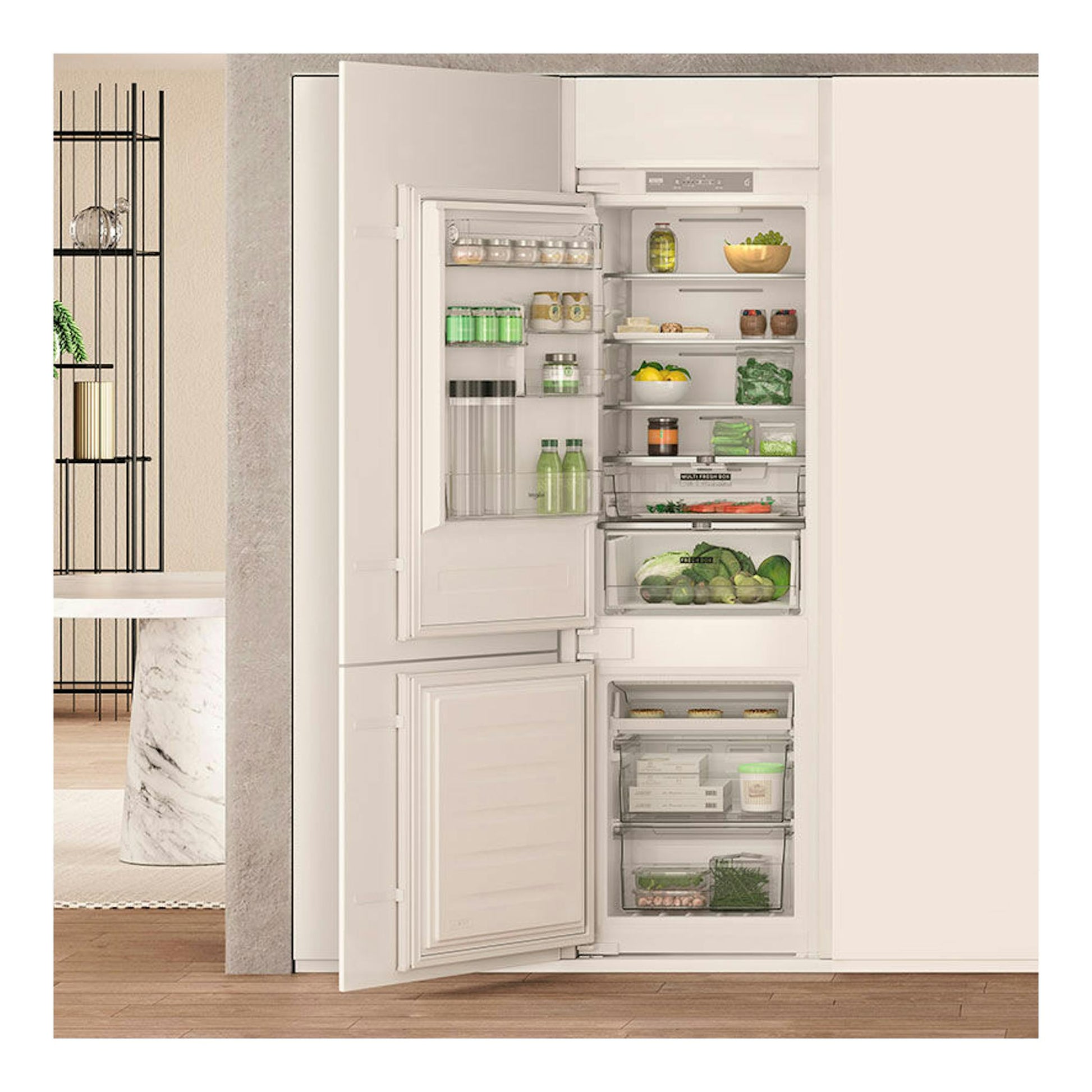 Frigorífico combi integrable Whirlpool WHC18 T323 blanco, visto de frente y con las puertas abiertas.