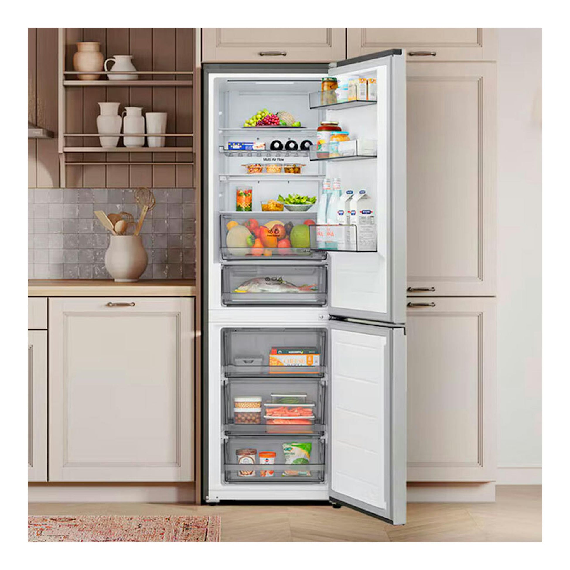 Frigorífico combi LG GBBS312CPY inox, vista frontal con puertas abiertas en cocina.