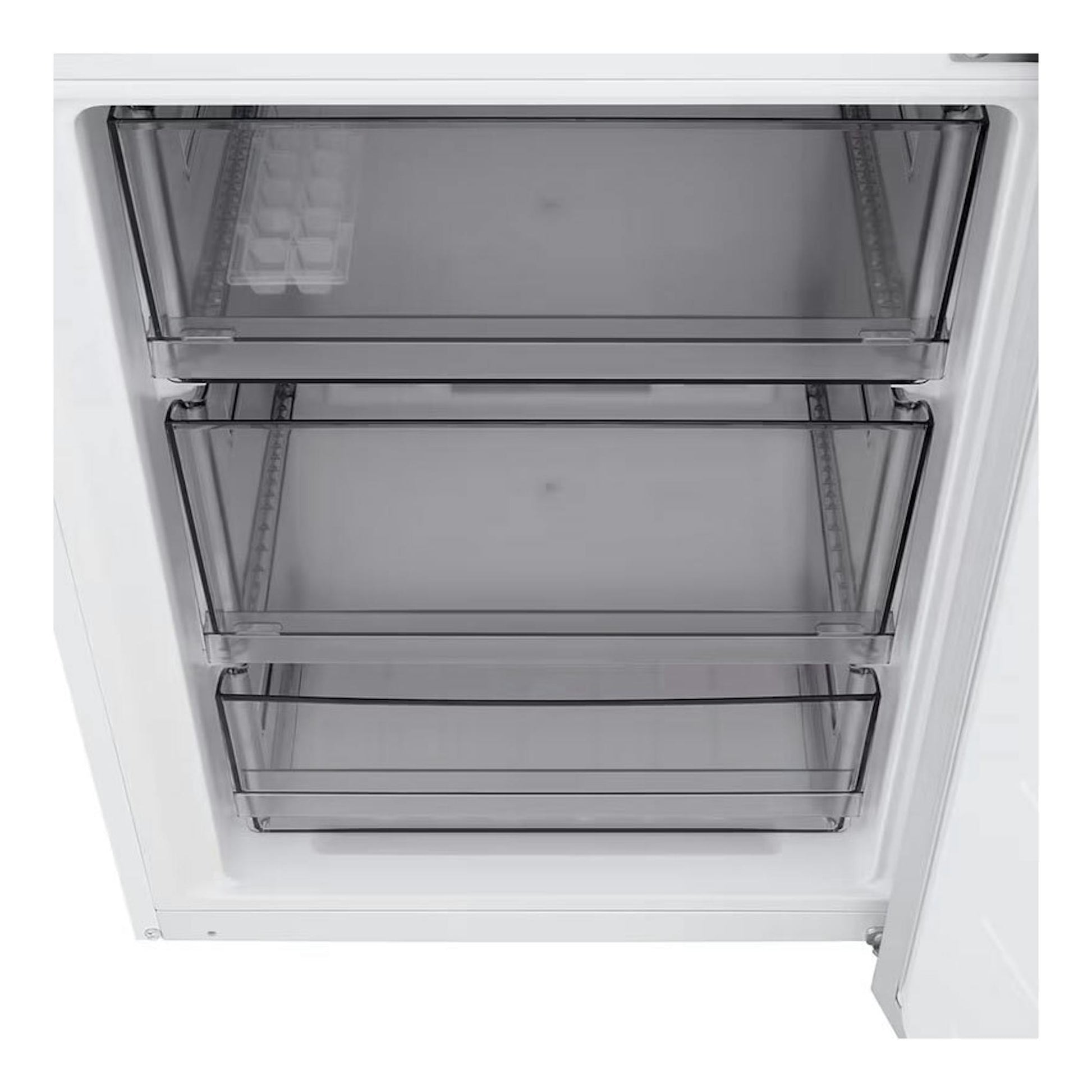 Interior del congelador del frigorífico LG GBBSJ10DSW blanco, con tres cajones transparentes, vista frontal.