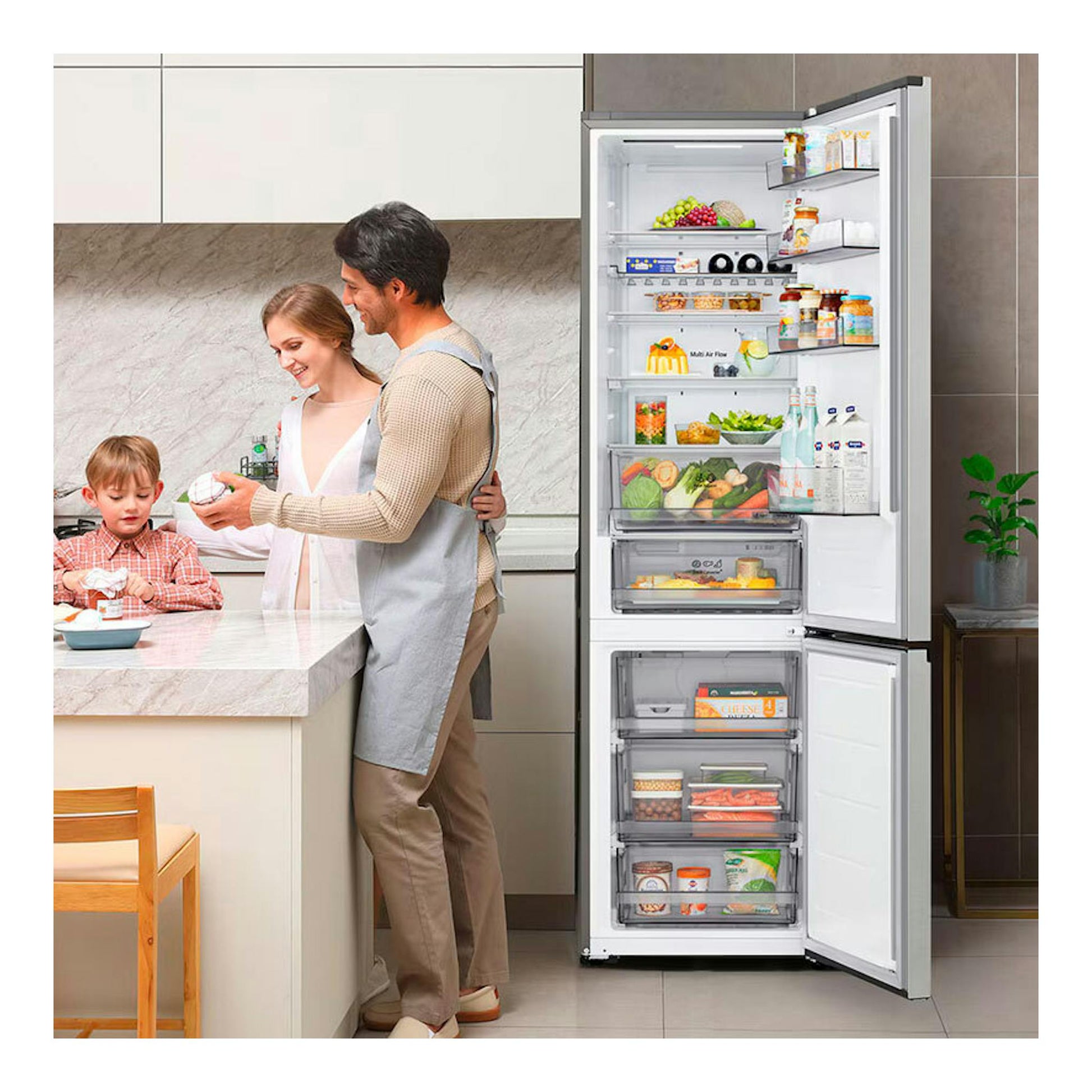 Frigorífico combi LG GBBSJ2CCPY inox, vista frontal con puertas abiertas y compartimentos visibles.
