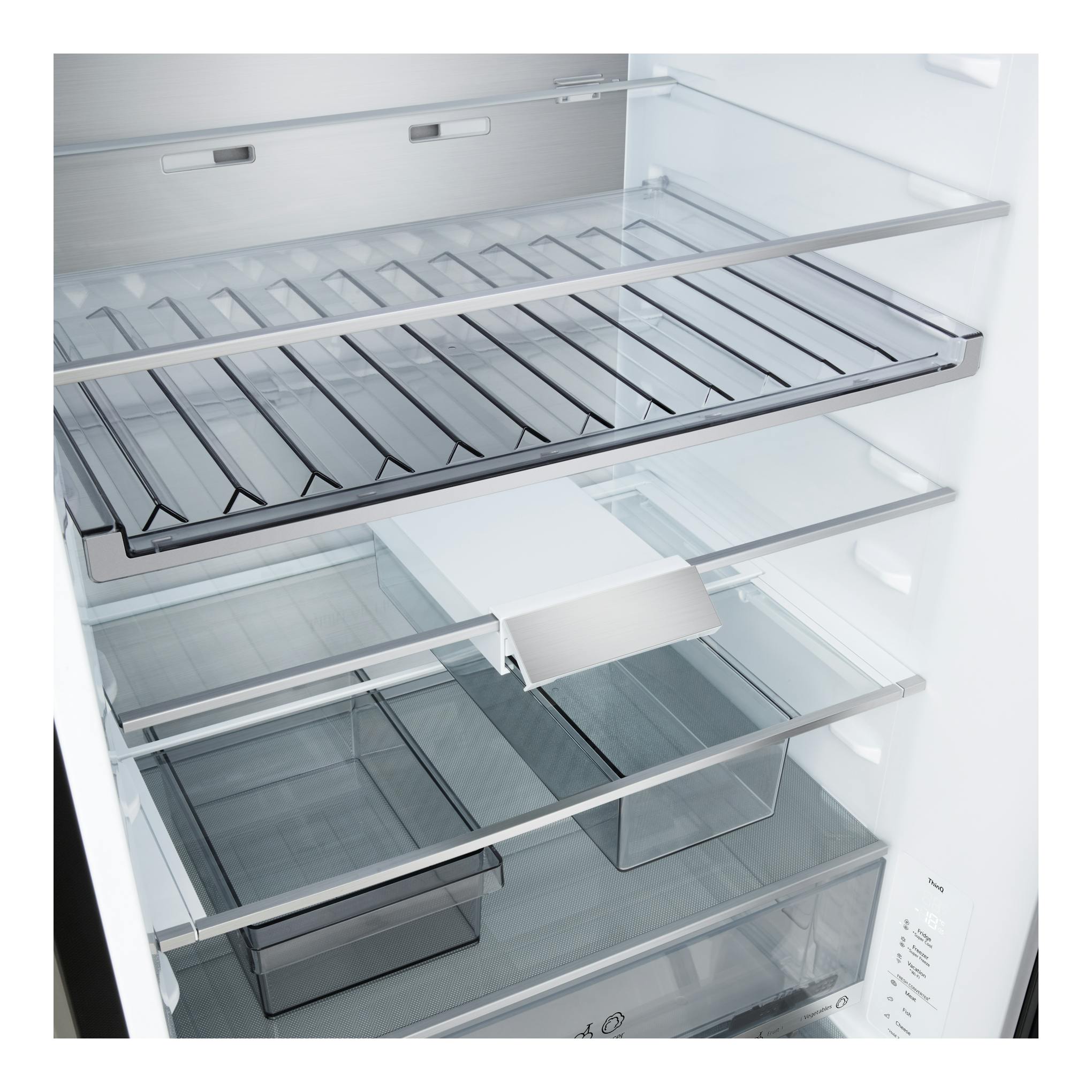 LG GBBW726CEV, interior de frigorífico combi blanco con estantes de cristal y cajones transparentes, vista frontal