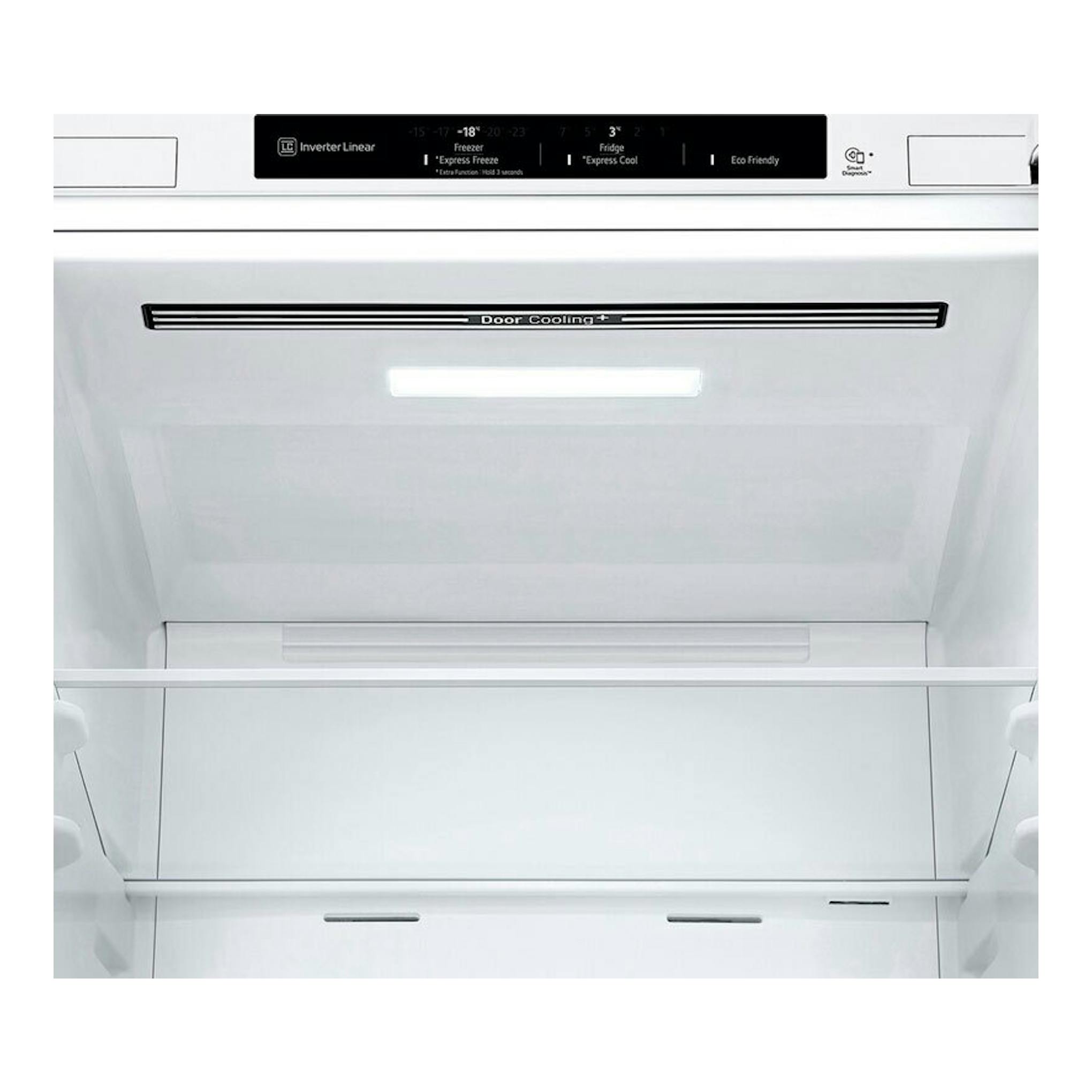 Interior de frigorífico combi LG GBV22NCDSW blanco, vista frontal del compartimento superior.