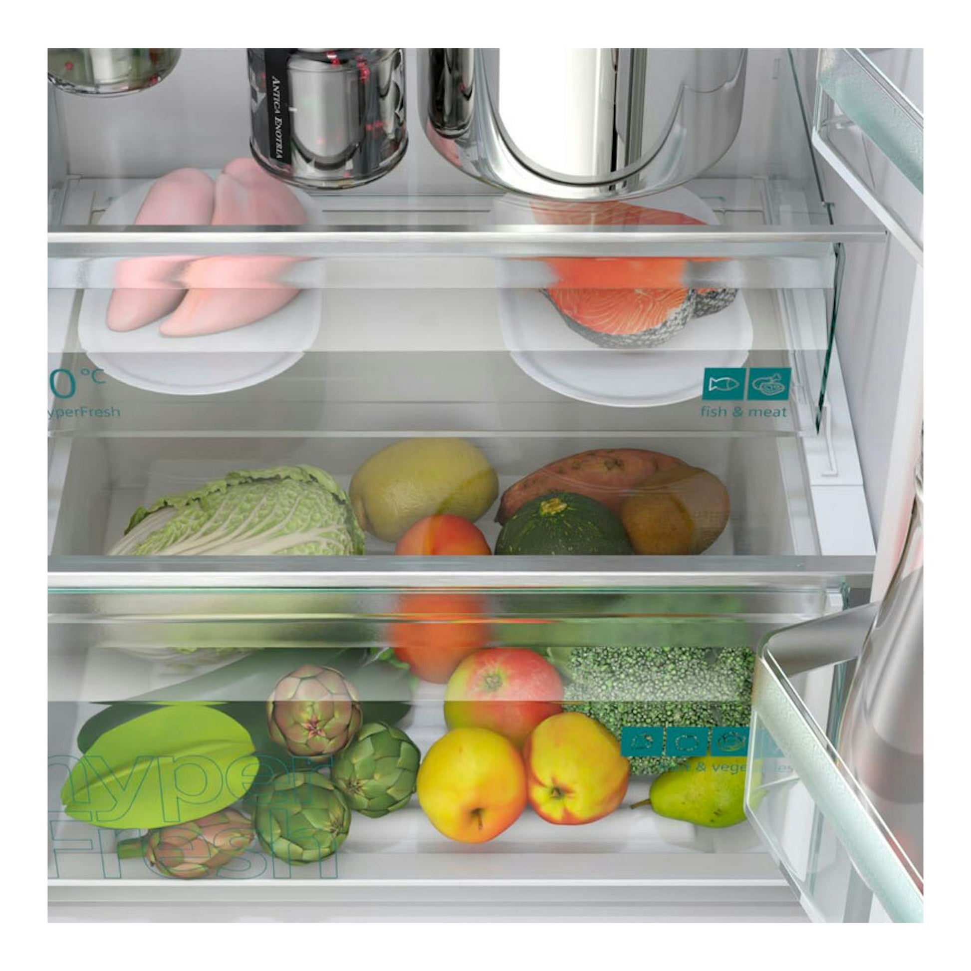 Interior de frigorífico combi Siemens KG36NXIDF inox, vista frontal de cajones con verduras, frutas y pescado.