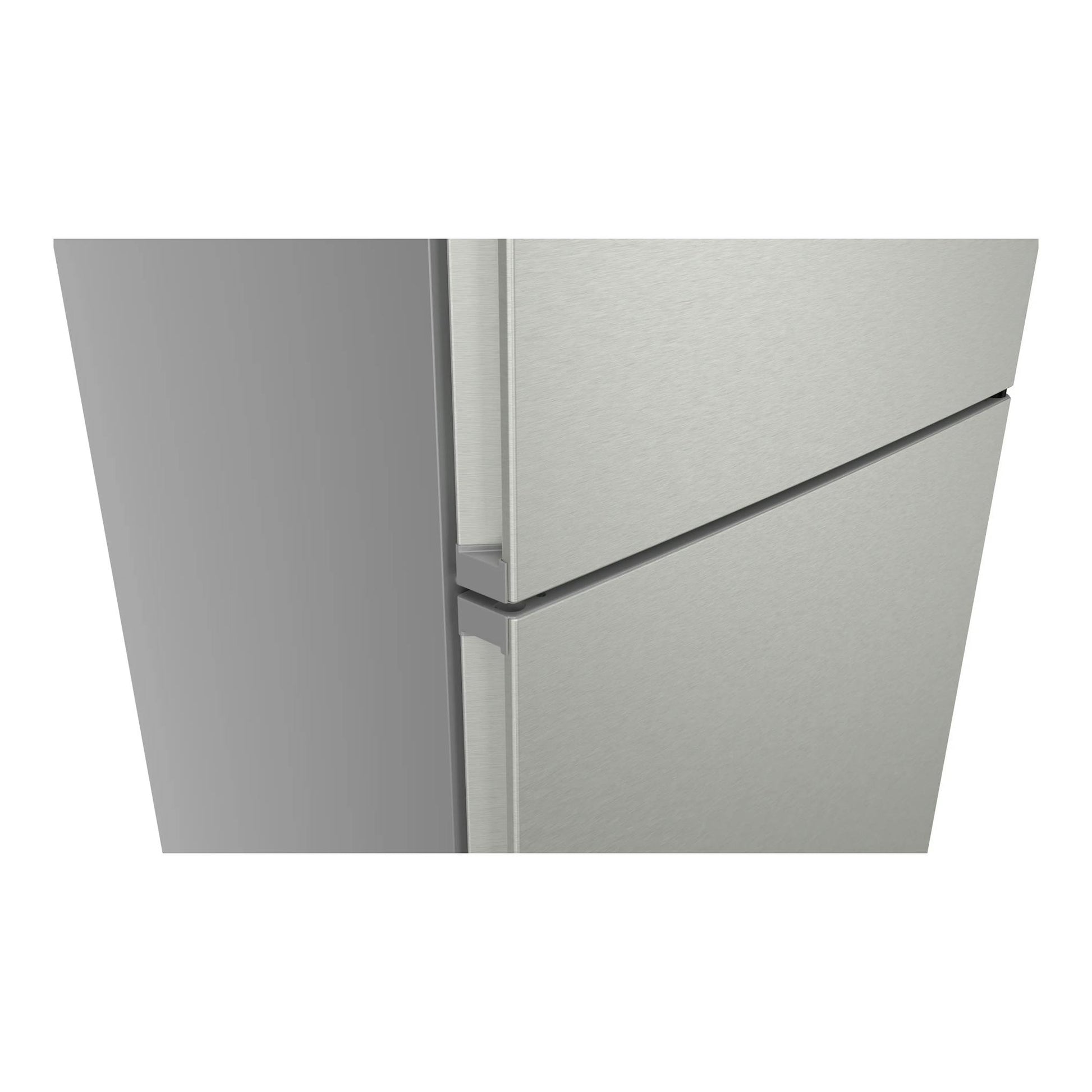 Frigorífico combi Siemens KG49NVIDG en inox, vista frontal parcial de las puertas.