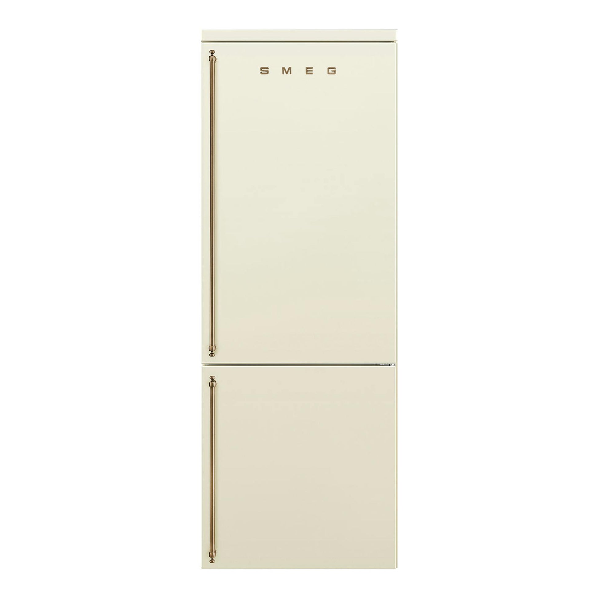 Frigorífico combi Smeg FA8005RPO6, color crema, vista frontal, dos puertas con tiradores verticales.