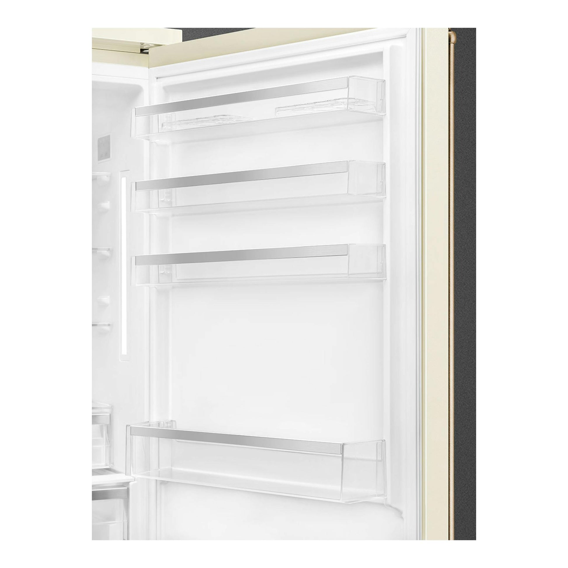 Interior de la puerta de un frigorífico Smeg FA8005RPO6 blanco, con baldas transparentes y detalle beige.
