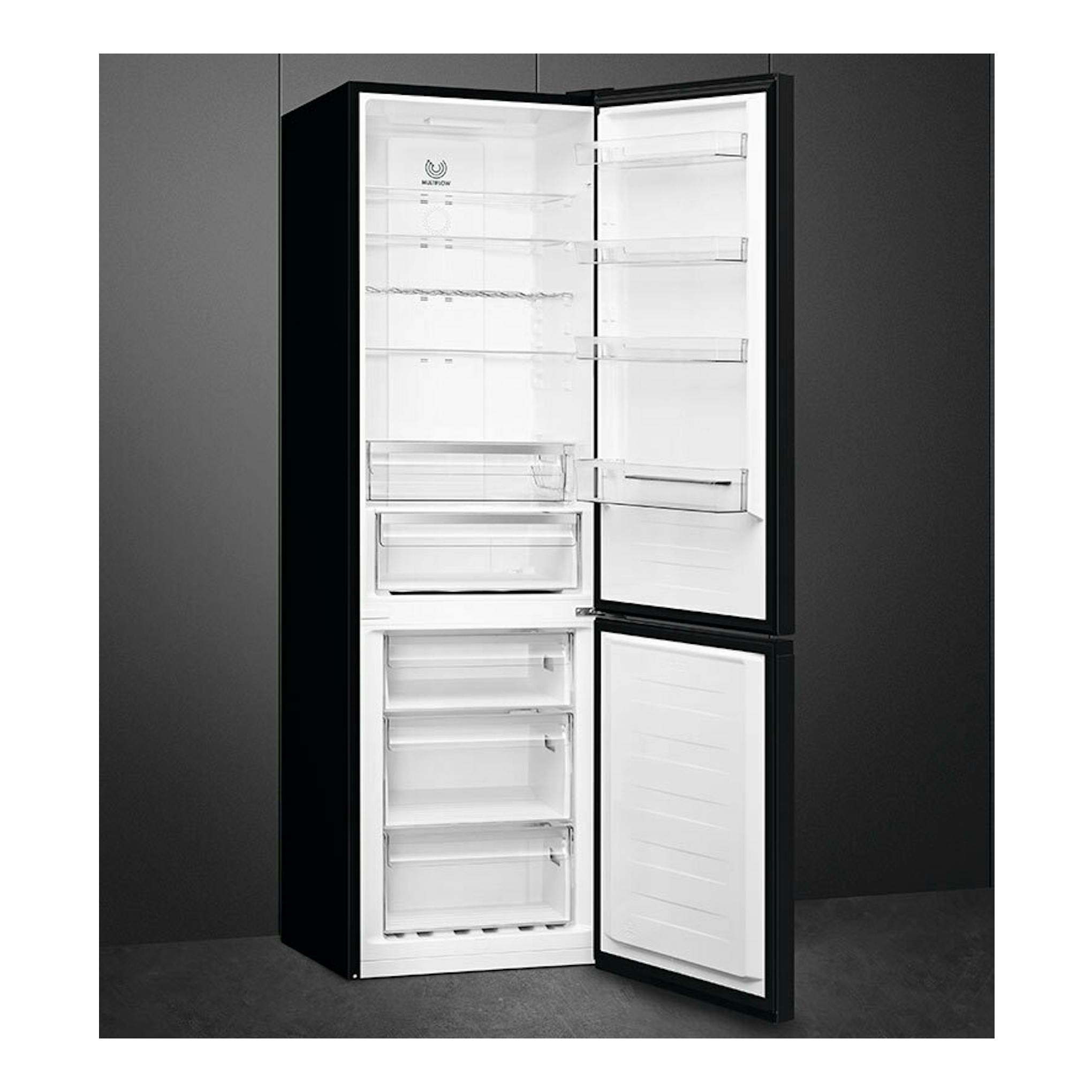 Frigorífico combi Smeg RC20KDND negro, vista frontal con puertas abiertas y interior blanco.