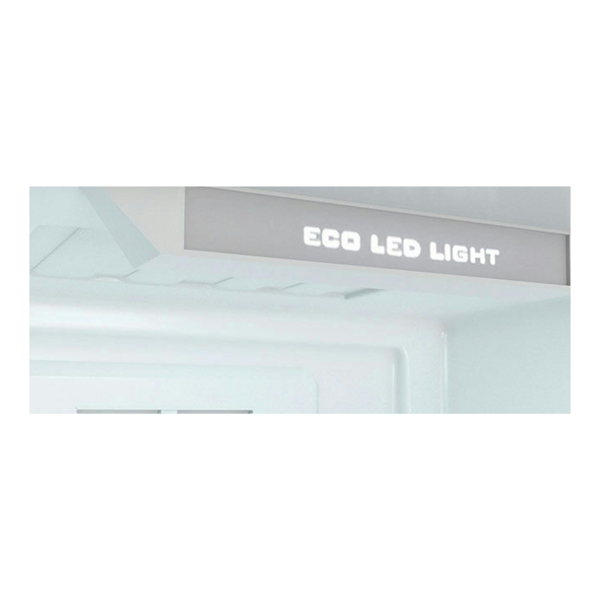 Interior de frigorífico Teka NFL345C Inox, vista frontal, con luz LED y estantes blancos vacíos.