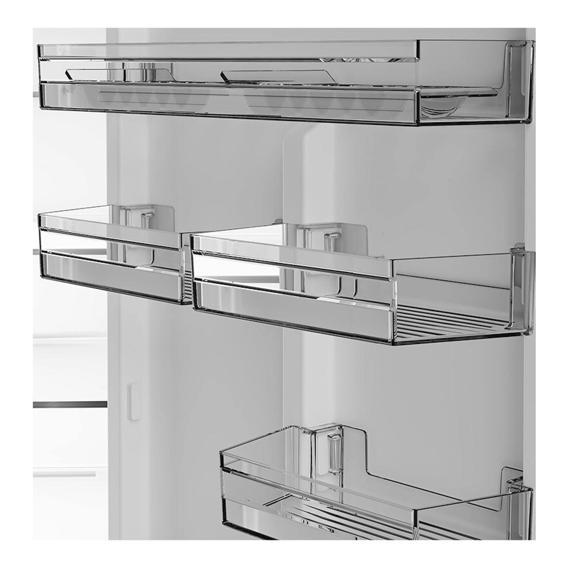 Interior de frigorífico Whirlpool WHK 22412 X5EE inox, con cajones y baldas transparentes.