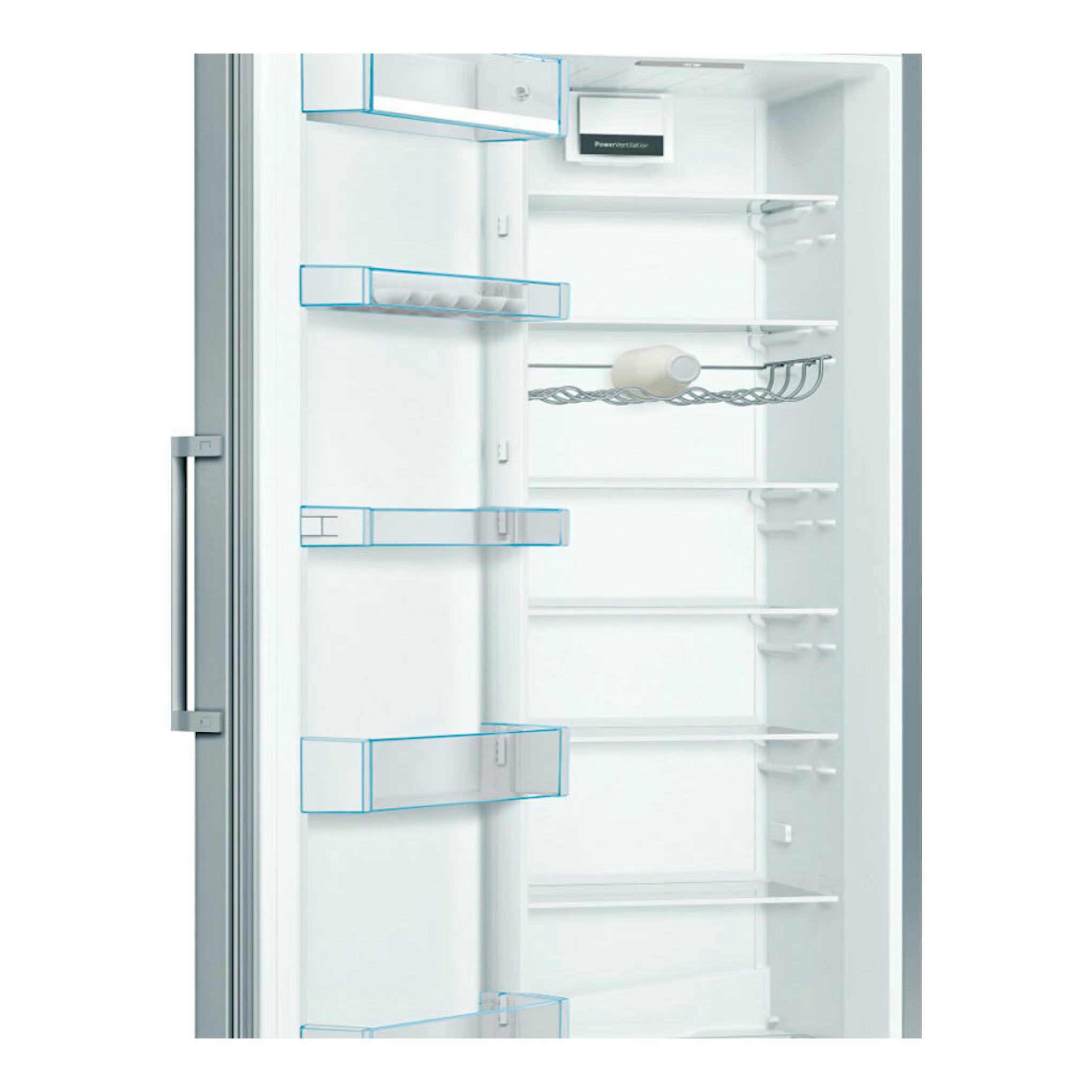 Interior de frigorífico Bosch KSV36FIEP inox, vista frontal con puerta abierta y baldas vacías.